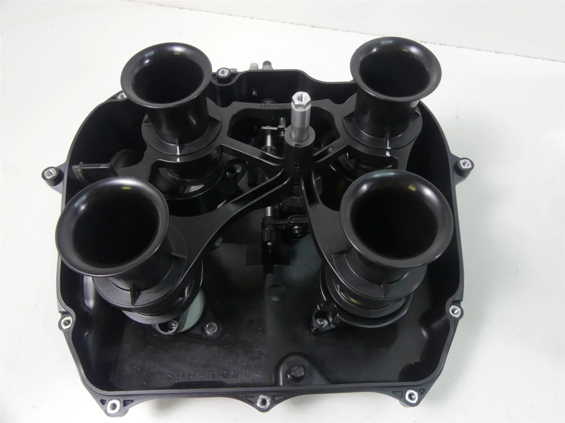 2013 Yamaha VMX17 V-Max 1700 Air Box Filter Cleaner Breather Set 2S3-14411-00-00 - Image 9