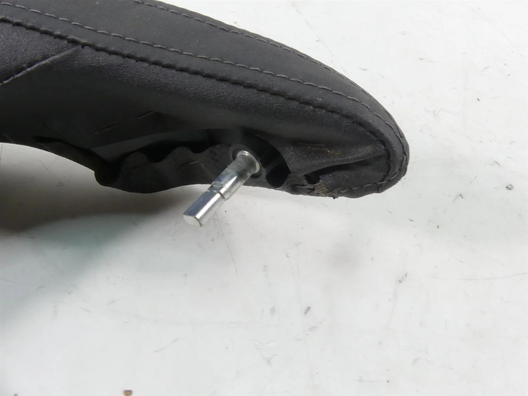 2013 Yamaha VMX17 V-Max 1700 Mid Saddle Seat Backrest Section 2S3-24790-10-00 - Image 6