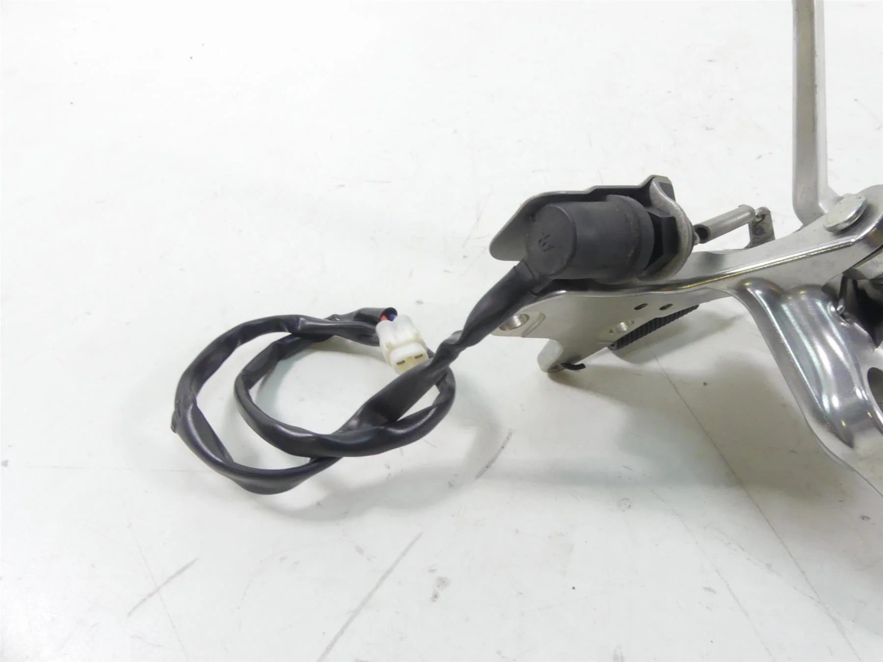 2013 Yamaha VMX17 V-Max 1700 Right Foot Peg + Brake Pedal Set 2S3-27443-00-00 - Image 6