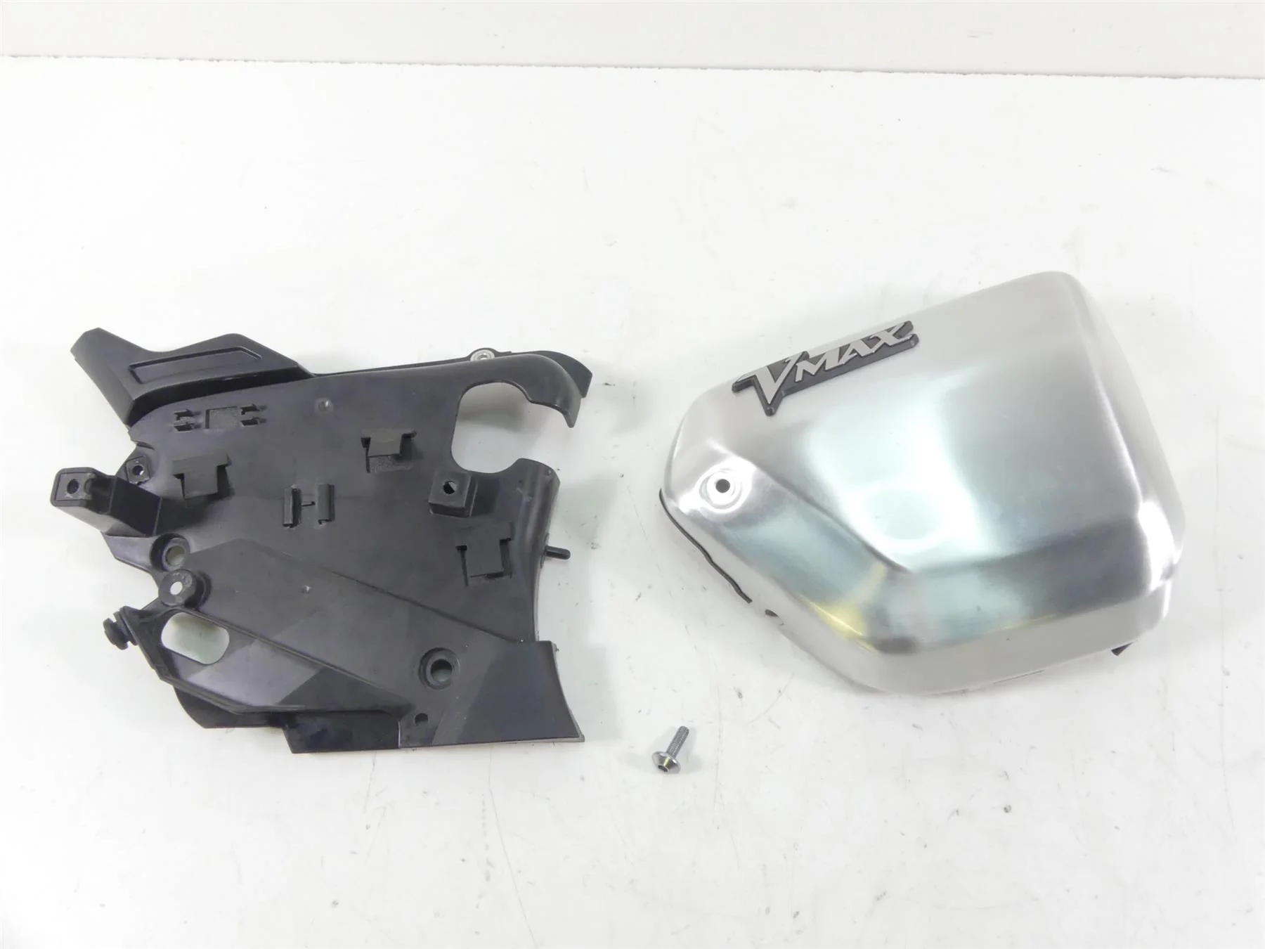 2013 Yamaha VMX17 V-Max 1700 Right Side Cover Fairing & Holder 2S3-21741-10-00 - Image 6