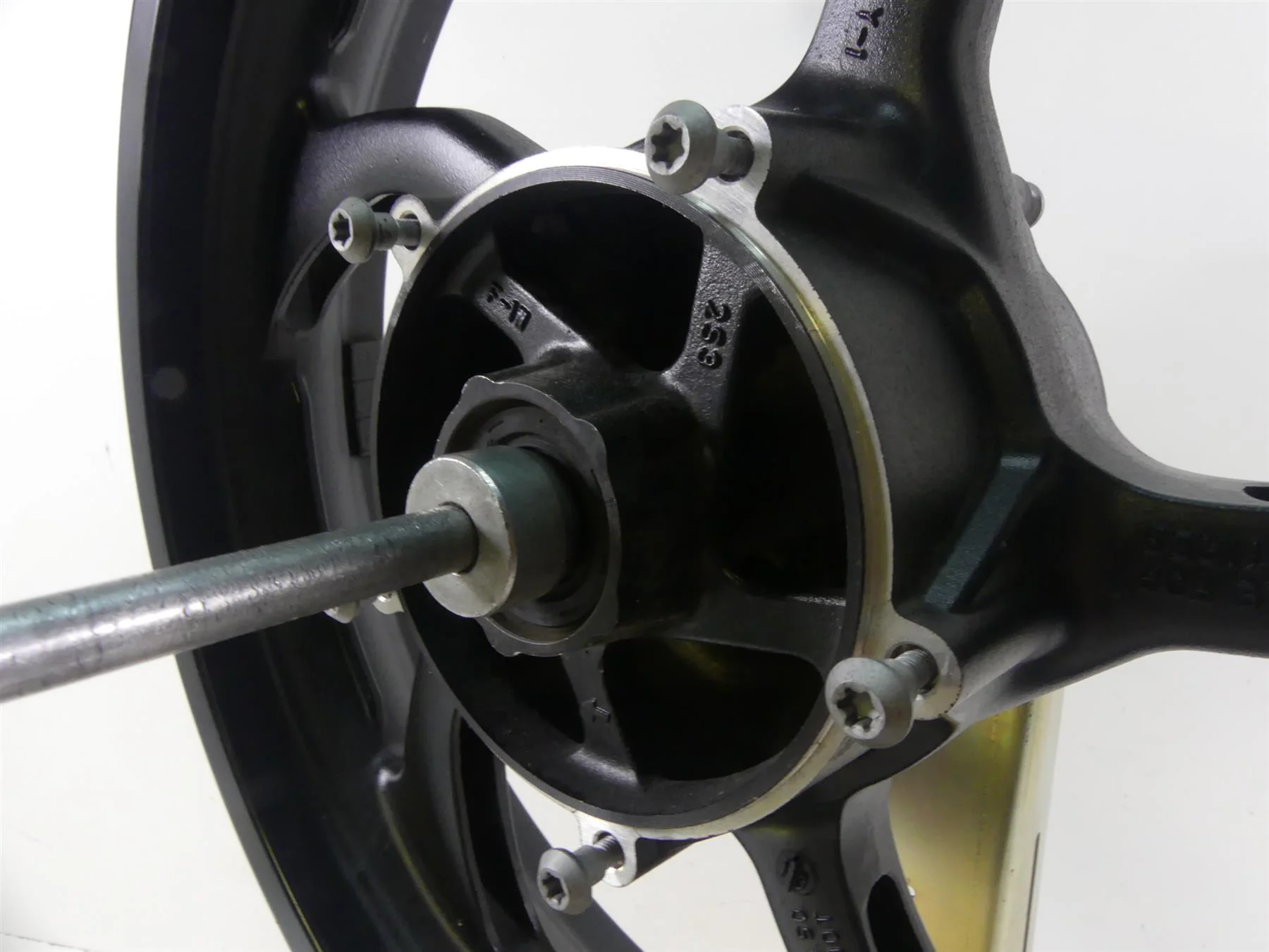 2013 Yamaha VMX17 V-Max 1700 Straight Front Wheel Rim 18x3.5 2S3-25168-00-98 - Image 7