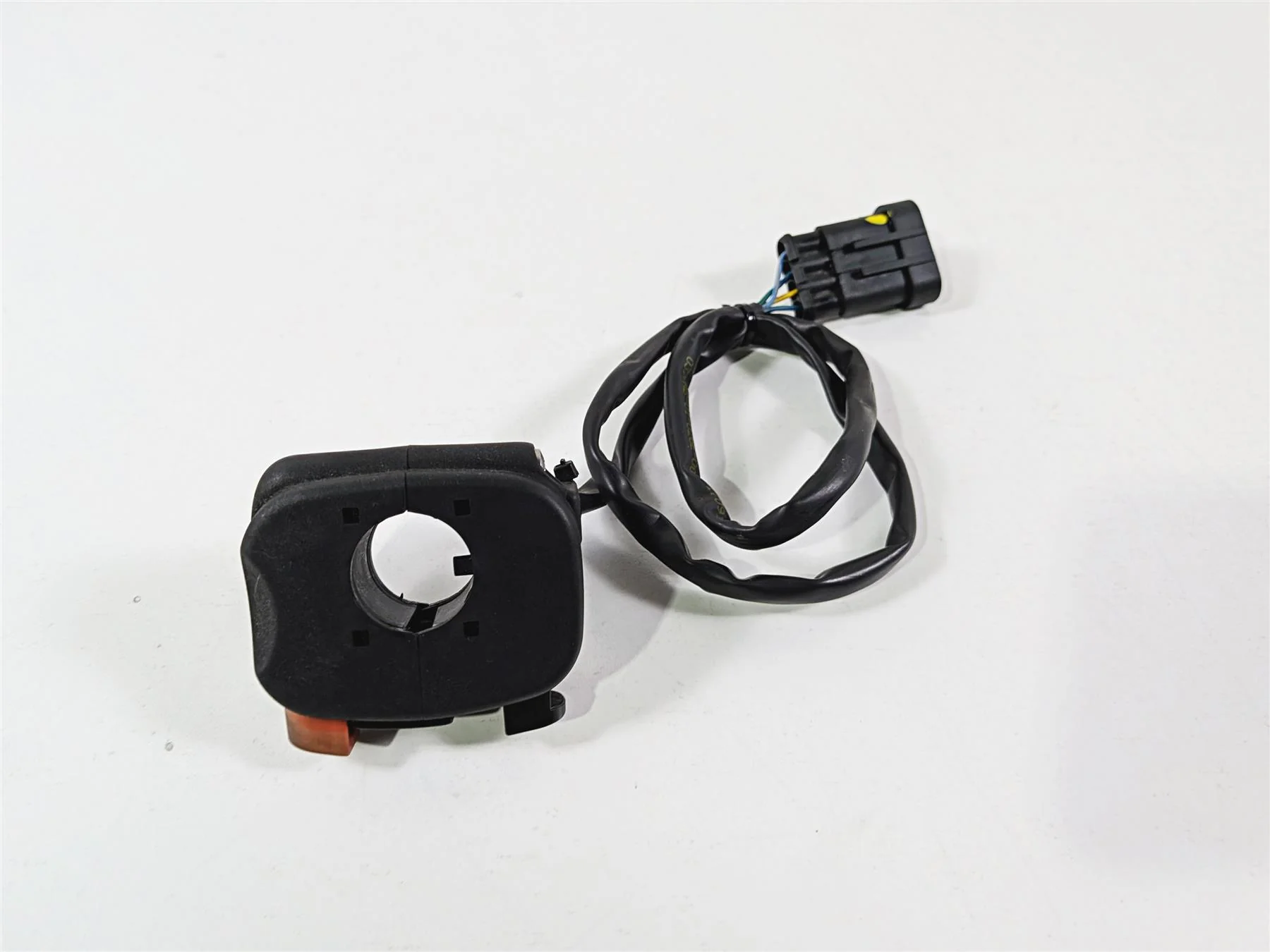 2014 Aprilia RSV4 RR Factory domino Right Hand Start Control Switch B045021 - Image 2
