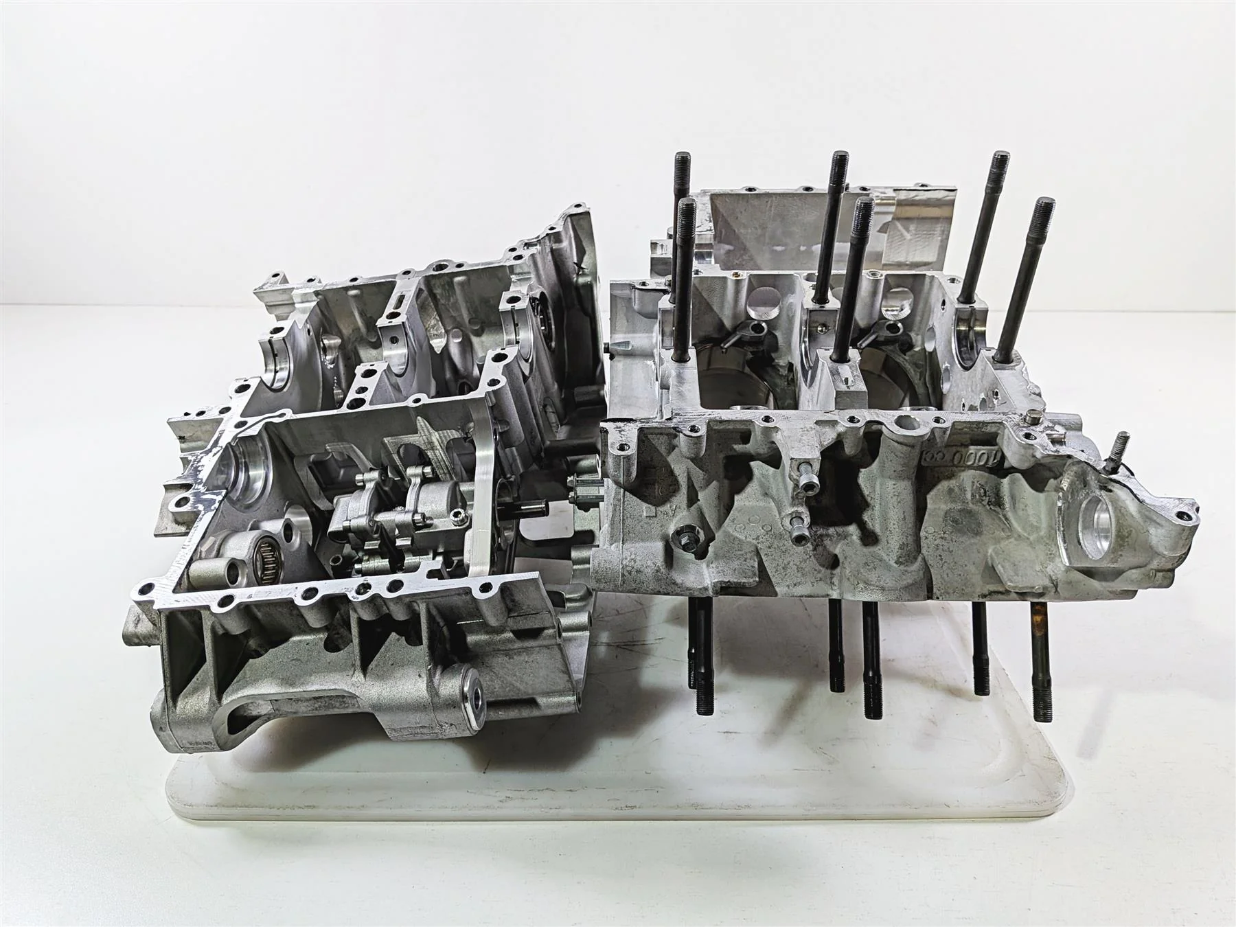 2014 Aprilia RSV4 RR Factory Engine Crankcase Crank Case Jug Set 2A000674 - Image 2