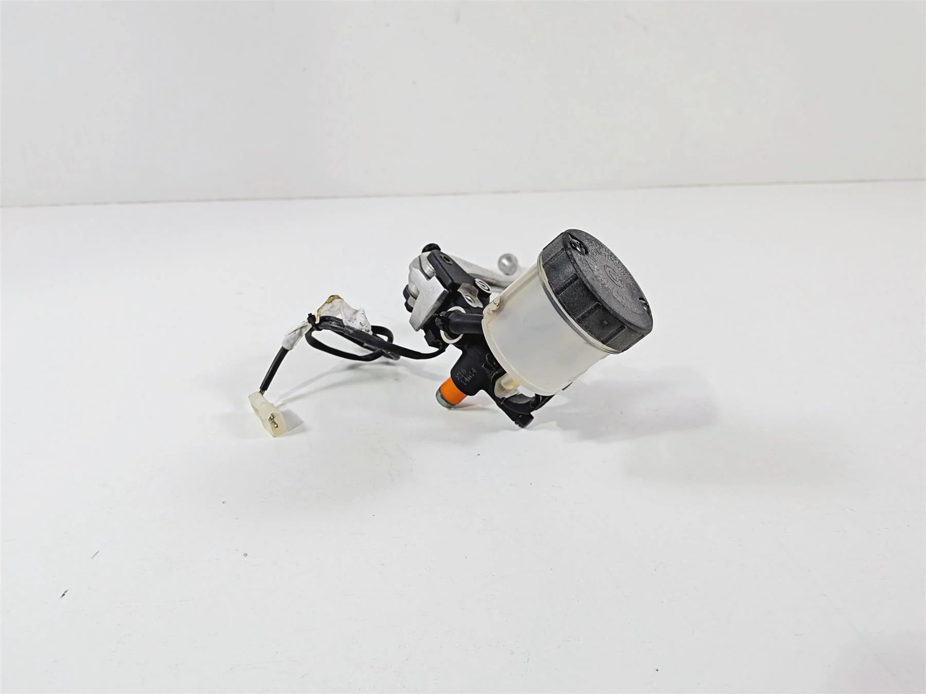 2014 Aprilia RSV4 RR Factory Front Brembo Radial Brake Master Cylinder B044584 - Image 4