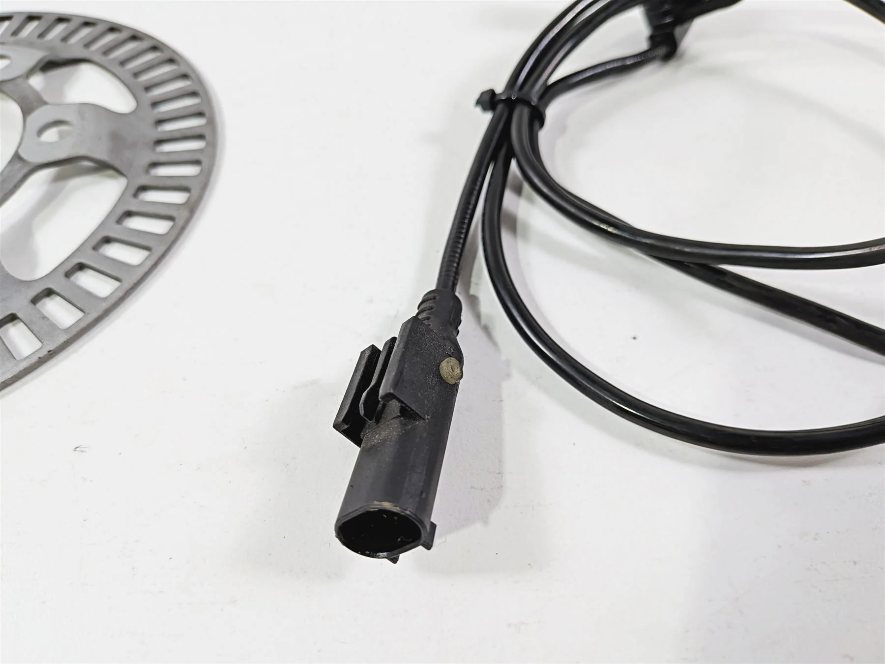 2014 Aprilia RSV4 RR Factory Front Wheel Abs Brake Speed Sensor 859792 - Image 5
