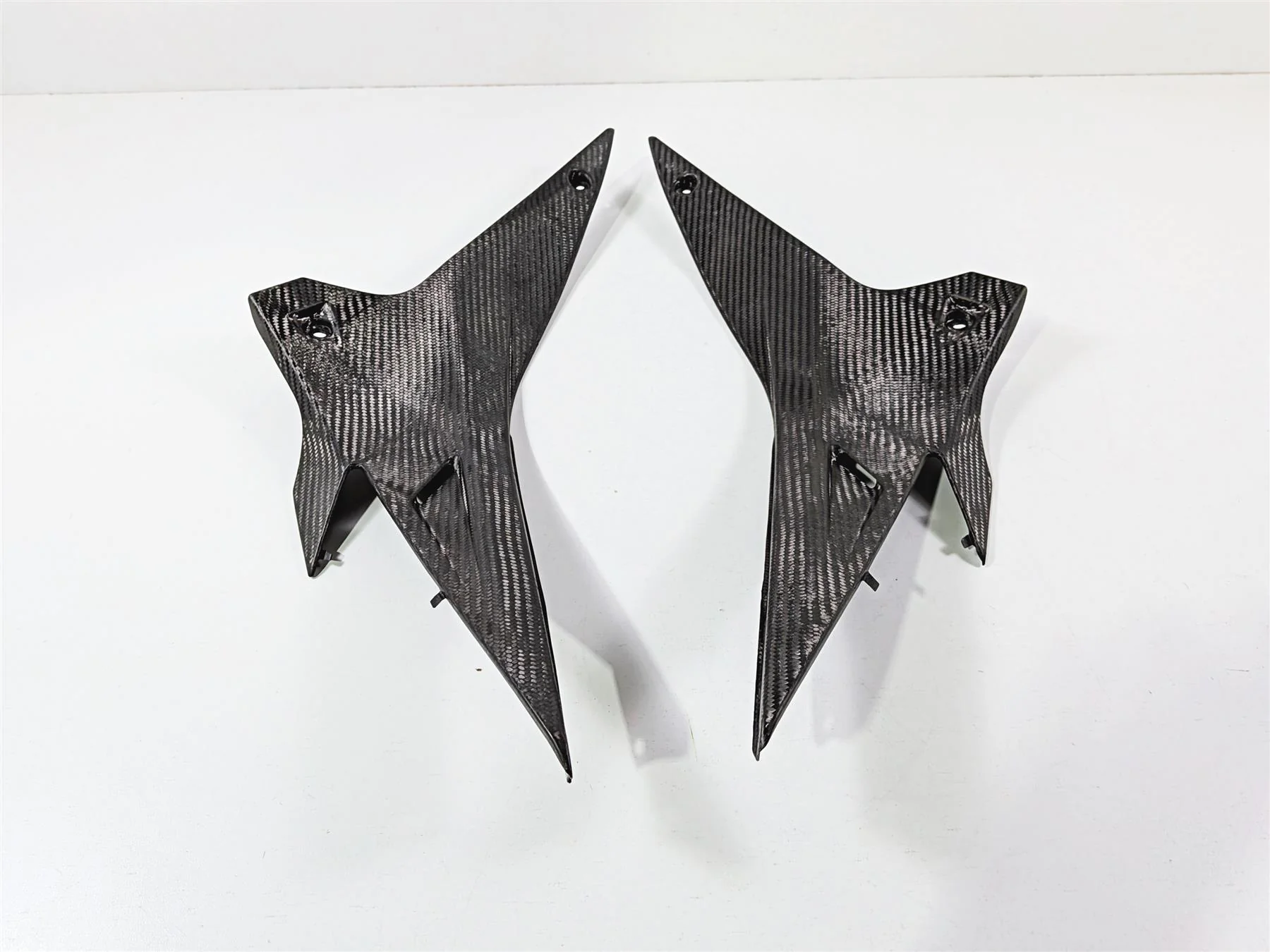 2014 Aprilia RSV4 RR Factory Left Right Leg Carbon Fiber Cover Set 890966 890967 - Image 2