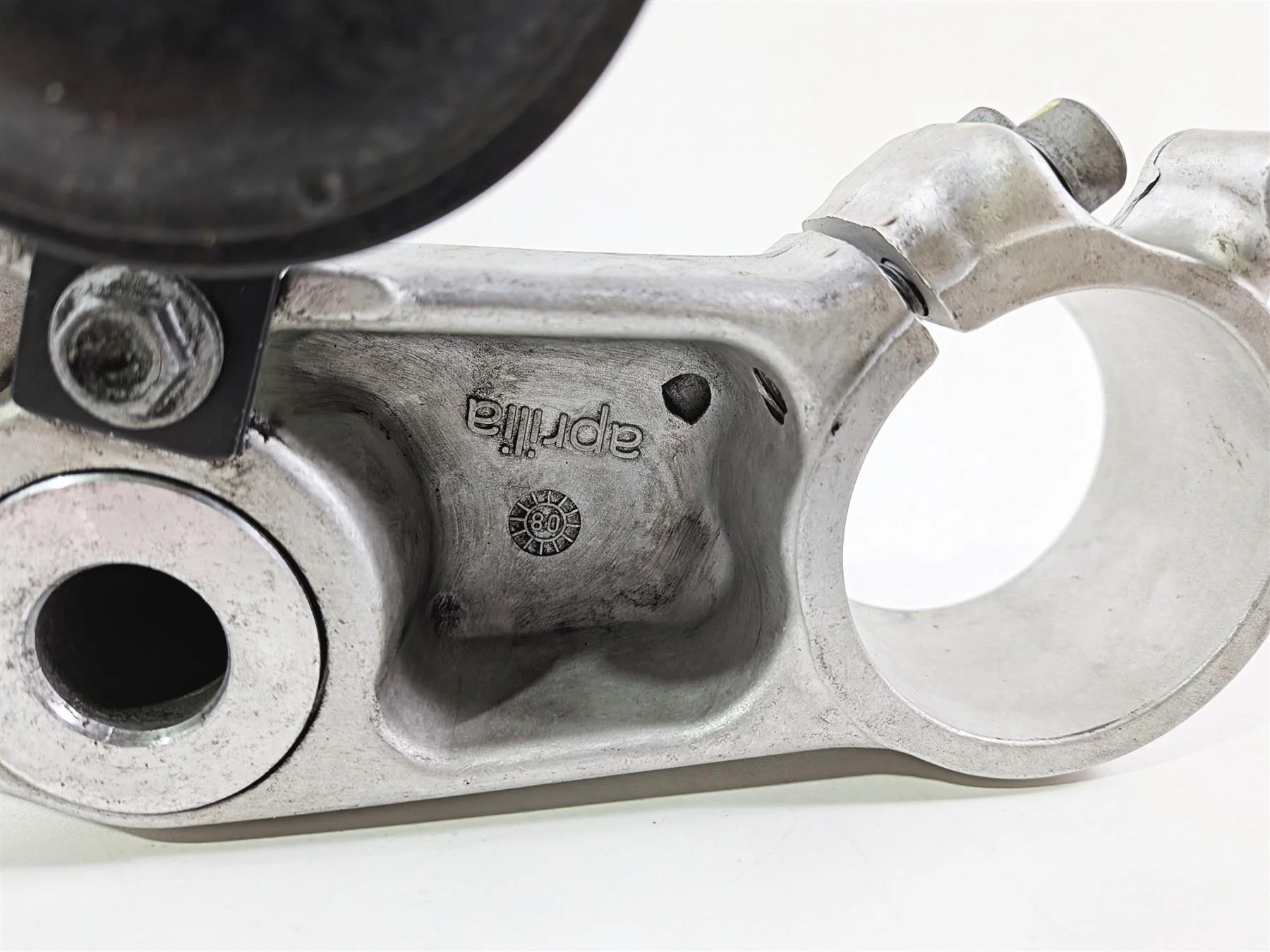 2014 Aprilia RSV4 RR Factory Lower Triple Tree Steering Clamp Ohlins 890848 - Image 4