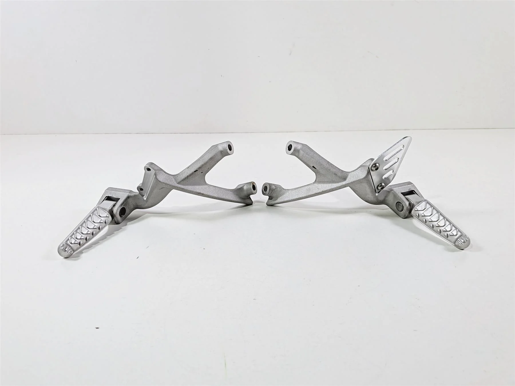 2014 Aprilia RSV4 RR Factory Rear Passenger Foot Peg Rest Set 893996 893997 - Image 2