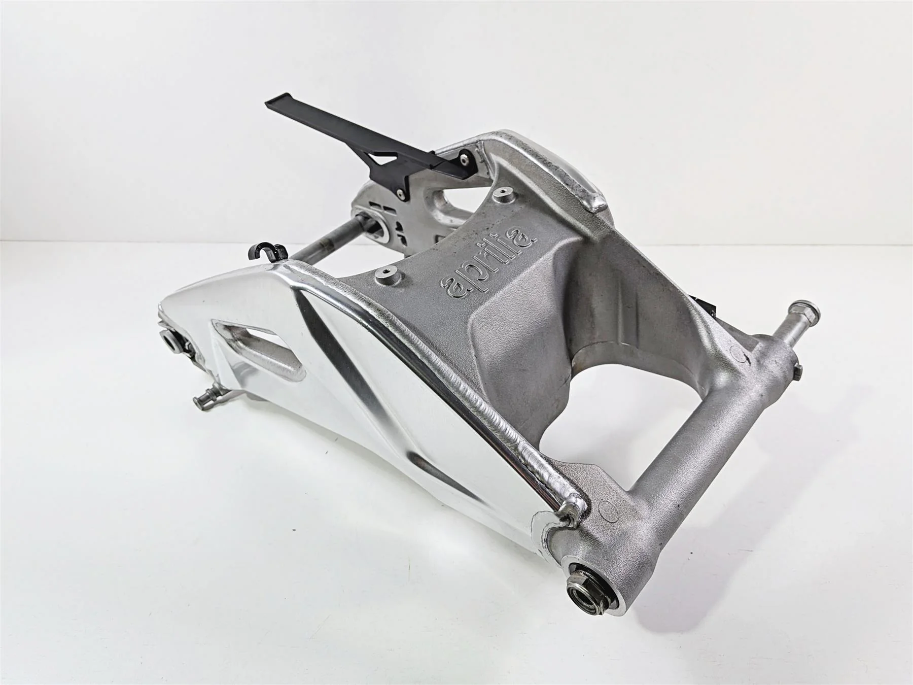 2014 Aprilia RSV4 RR Factory Rear Swing Arm Swingarm & Axle Set 858770 - Image 13