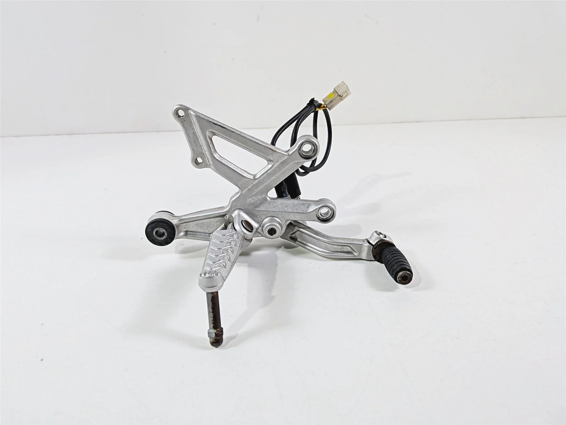2014 Aprilia RSV4 RR Factory Right Front Foot Peg & Brake Pedal 858786 858785 - Image 2
