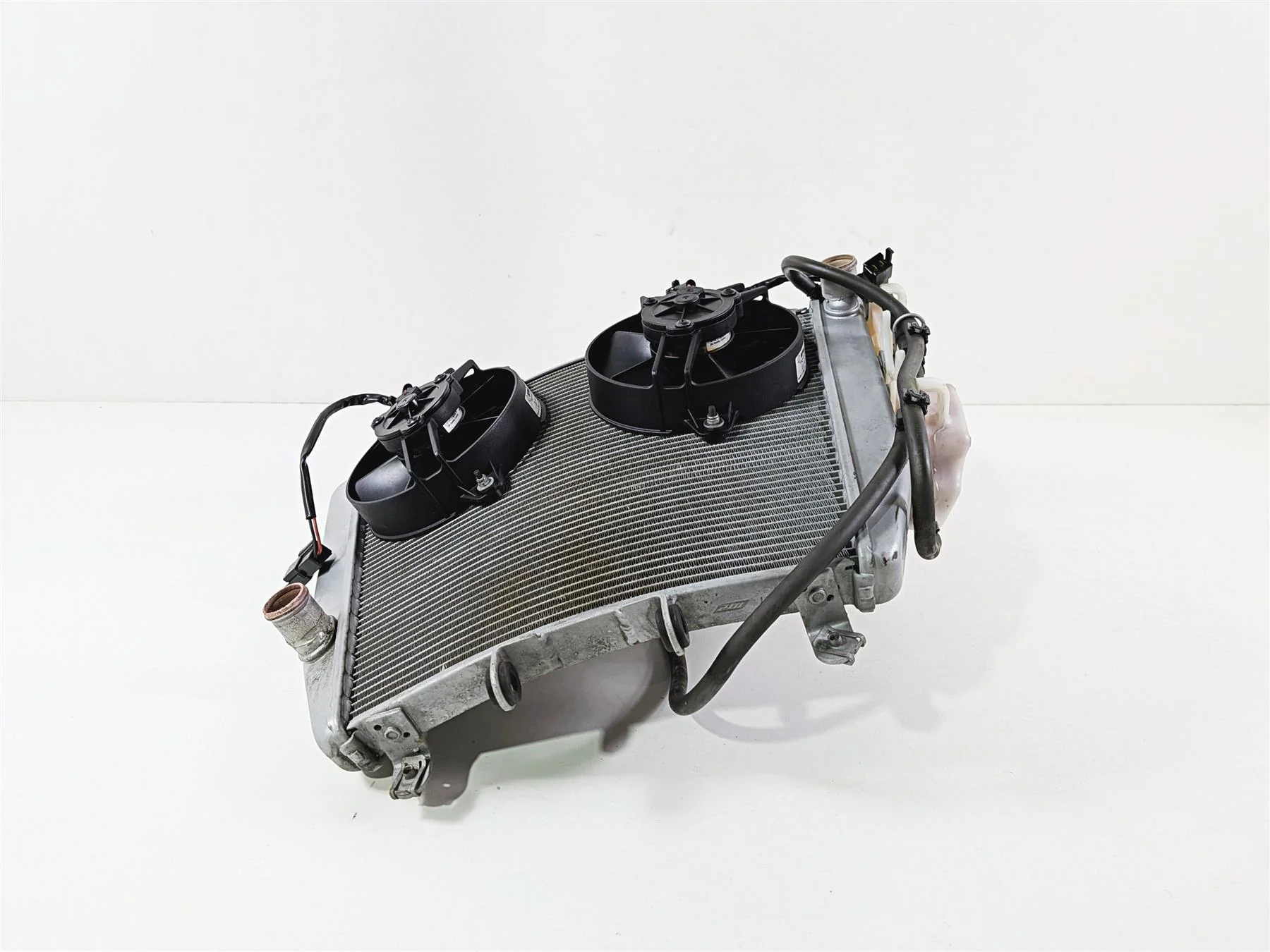 2014 Aprilia RSV4 RR Factory Straight Radiator Fan Reservoir No Leaks B045753 - Image 3