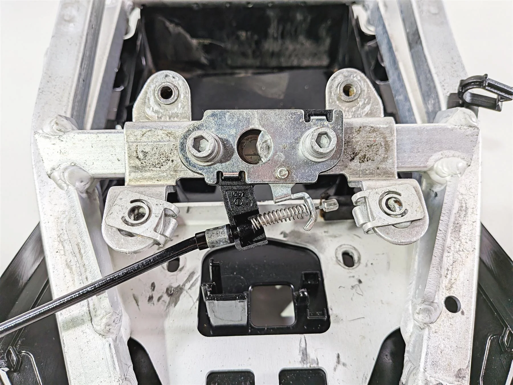 2014 Aprilia RSV4 RR Factory Subframe Sub Frame & Inner Fender 858849 - Image 6