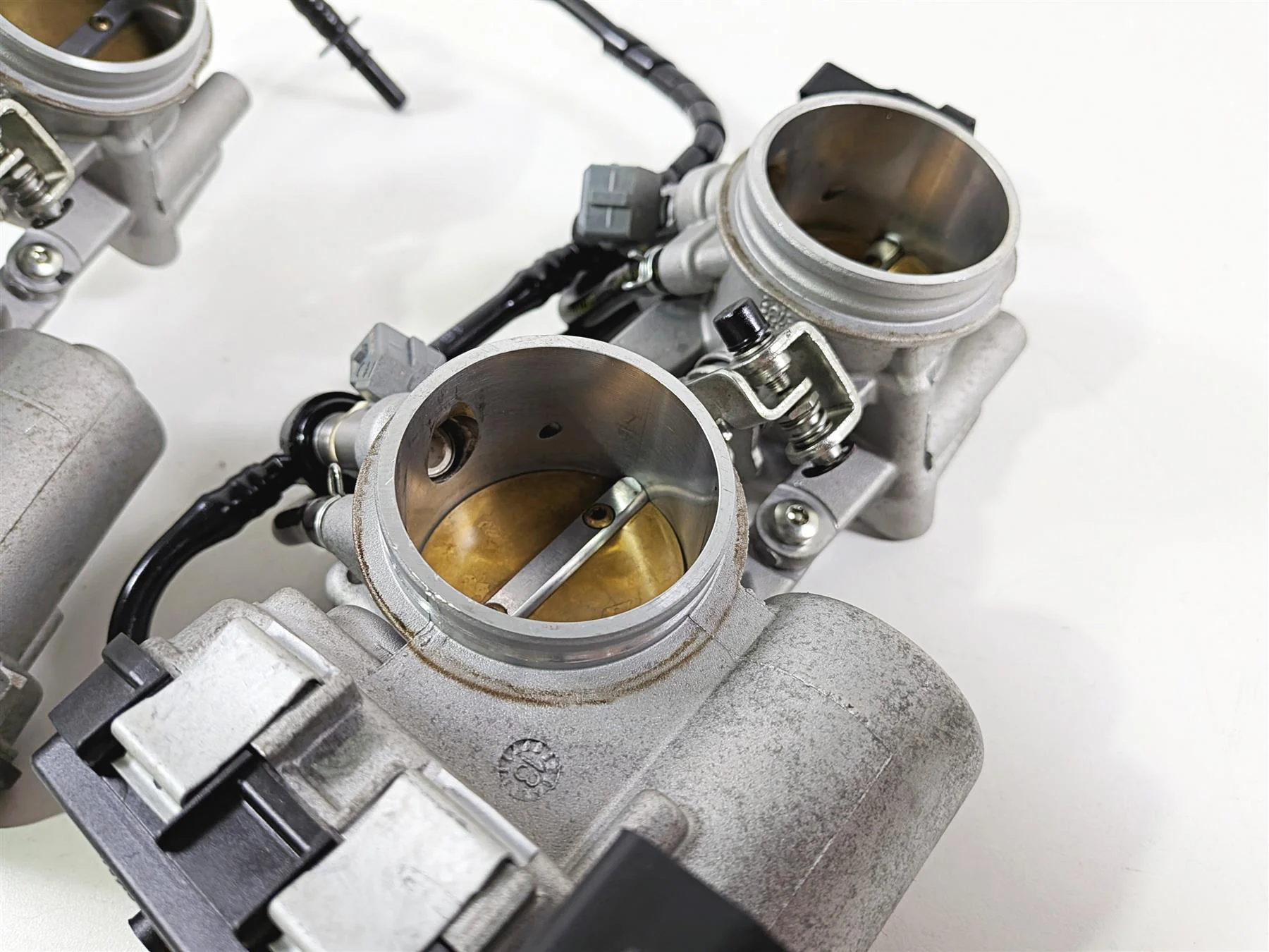 2014 Aprilia RSV4 RR Factory Throttle Body Fuel Injection Set 857303 857304 - Image 12