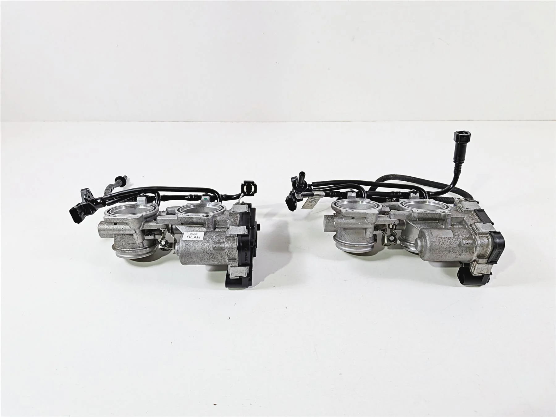 2014 Aprilia RSV4 RR Factory Throttle Body Fuel Injection Set 857303 857304 - Image 3