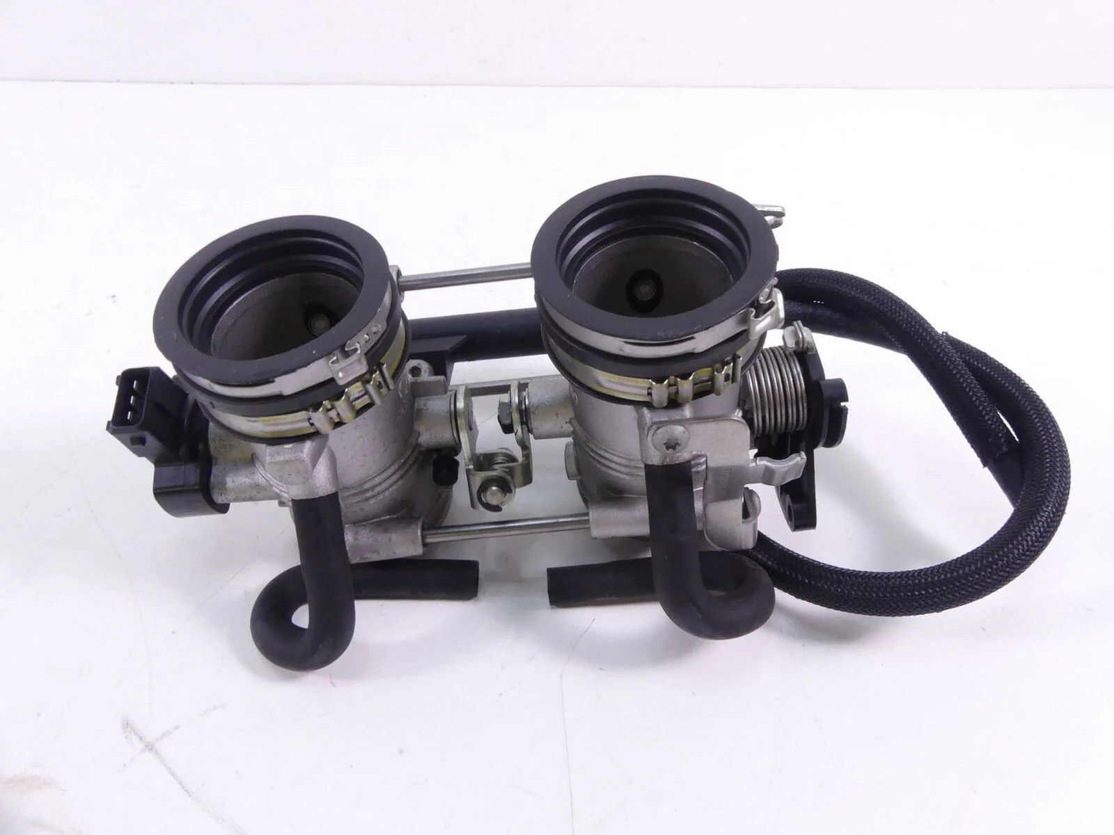 2014 BMW F800 GS K72 Throttle Body Fuel Injection Set 13548520781 - Image 5