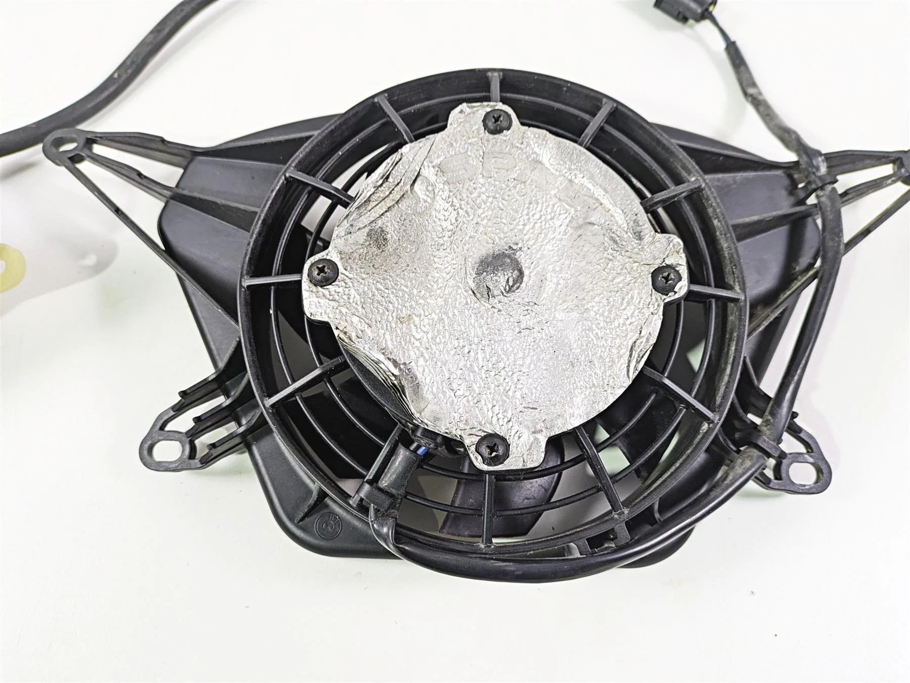 2014 BMW K1300S K40 Coolant Fan And Bottle That Mounts To Radiator 17117699517 - Image 4