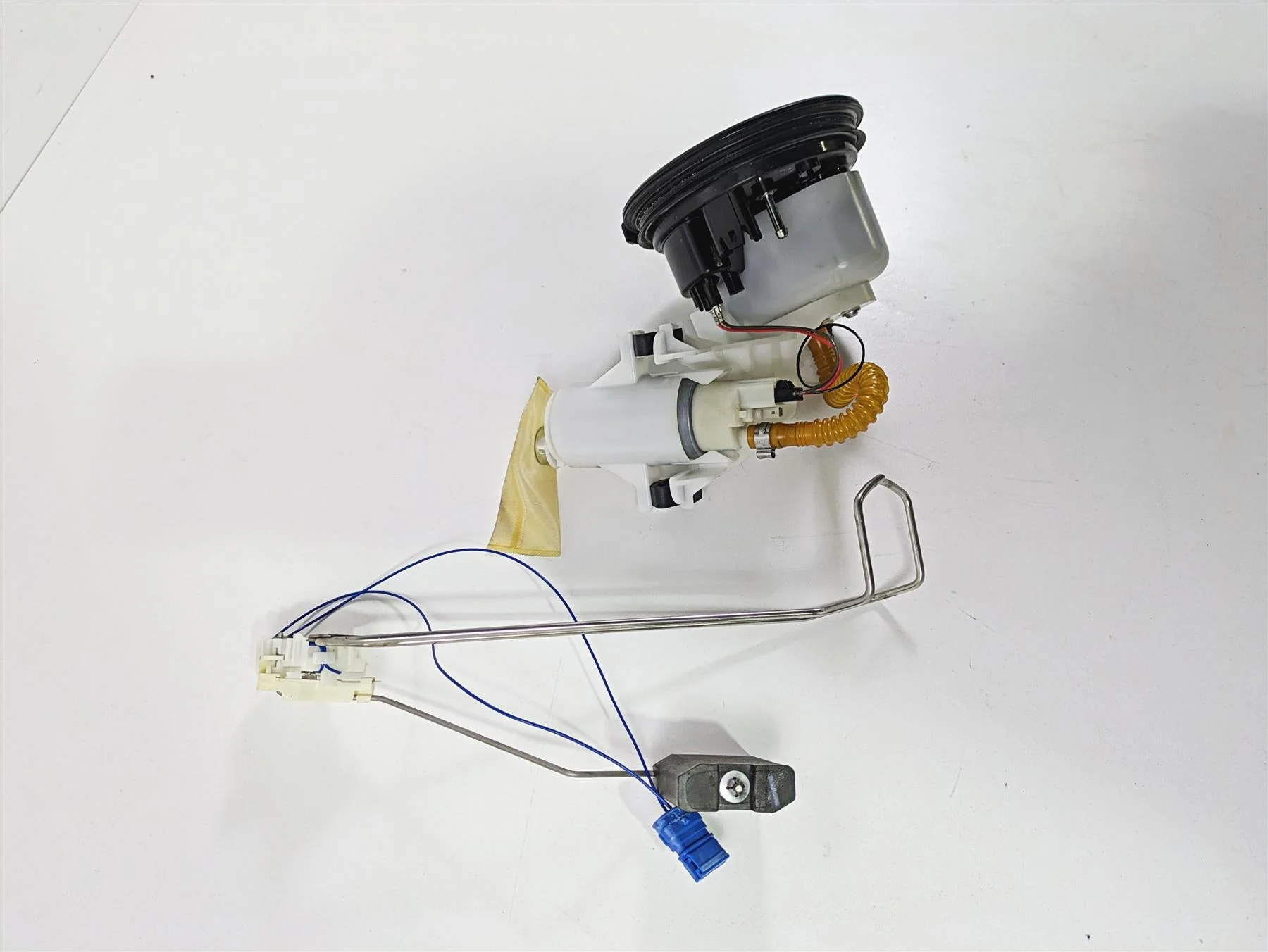 2014 BMW K1300S K40 Fuel Gas Petrol Pump & Level Sending Unit 16137656904 - Image 2