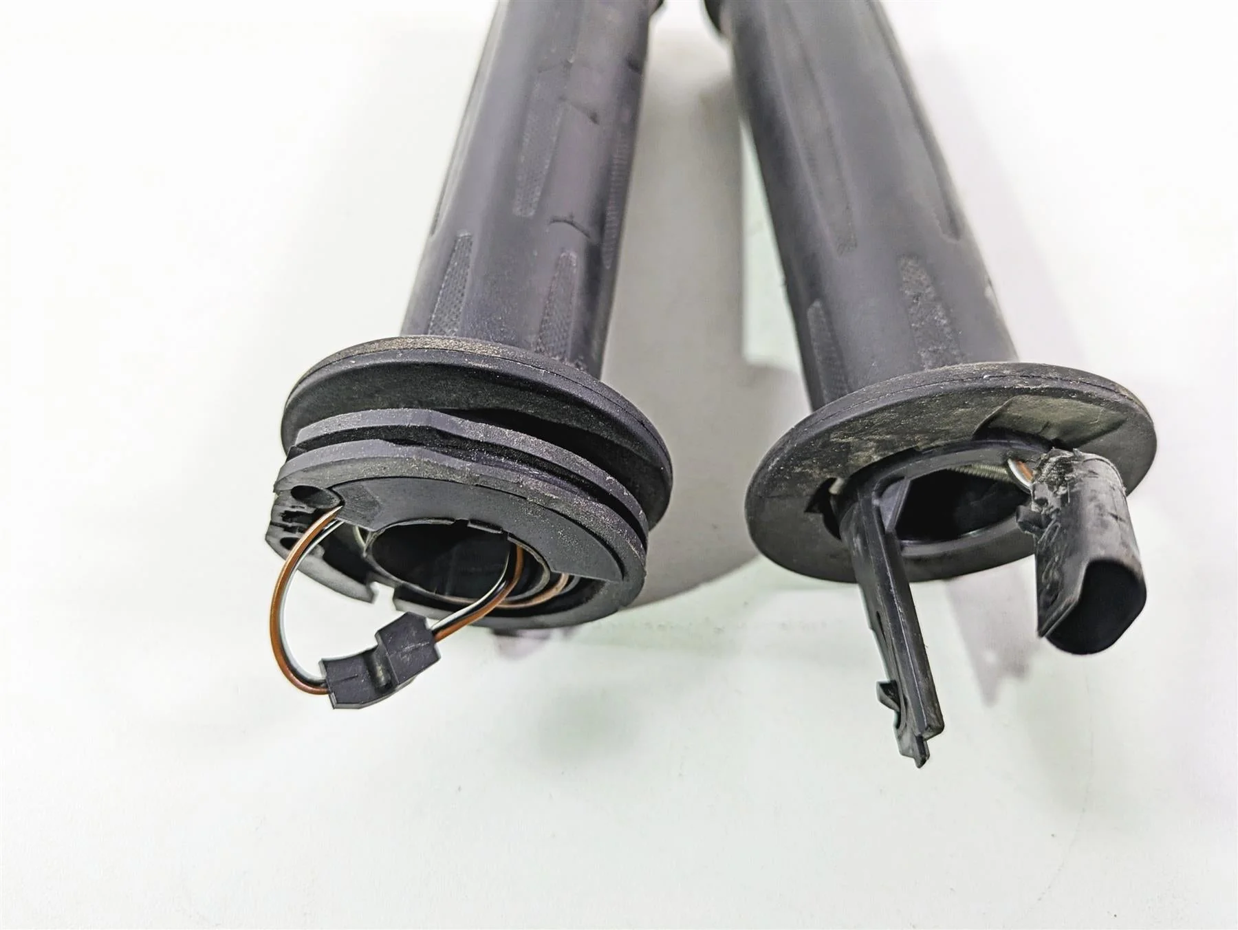 2014 BMW K1300S K40 Heated Hand Grip Handle  Set 61317708227 61317708228 - Image 10