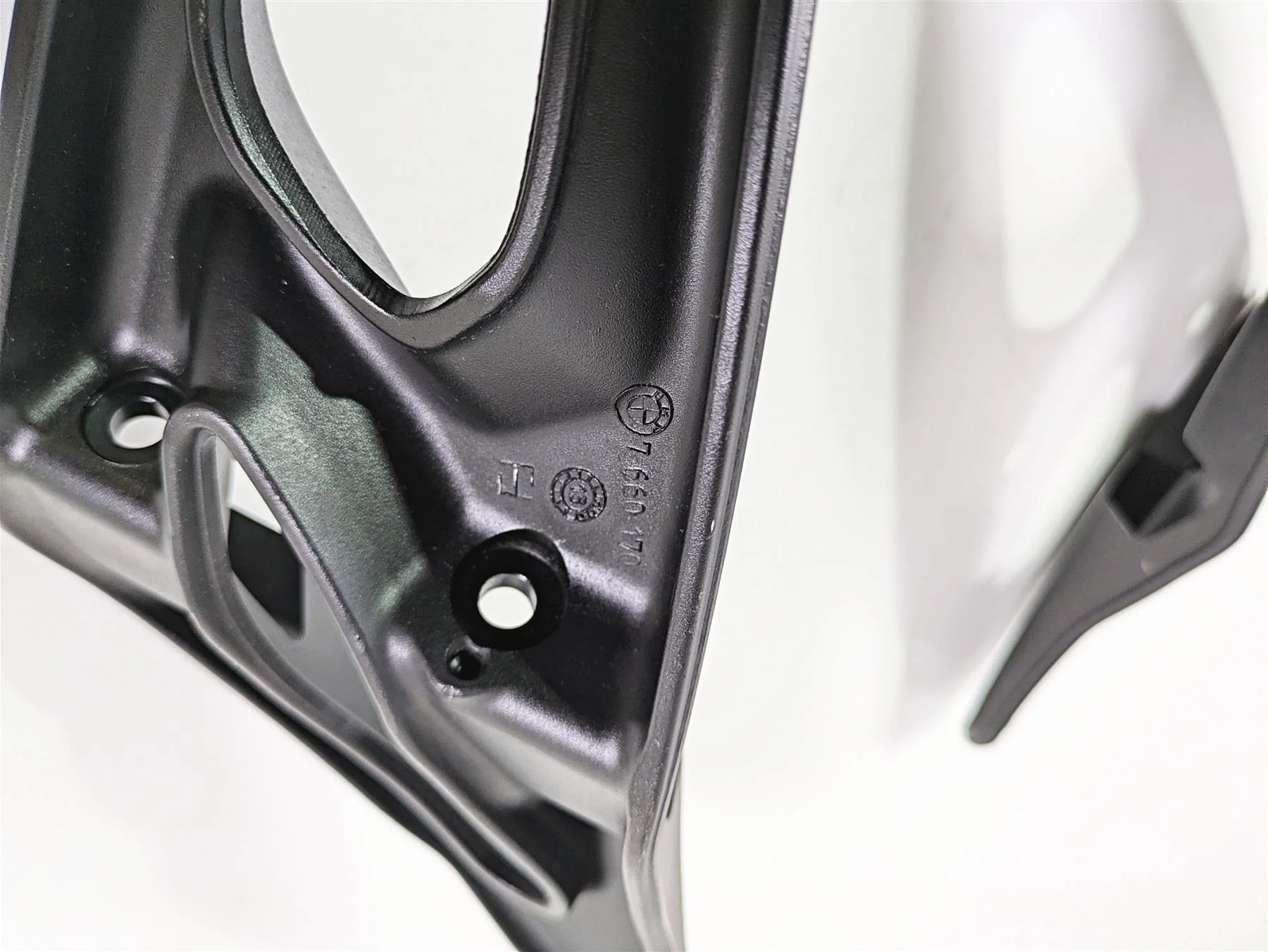 2014 BMW K1300S K40 Passenger Footpeg Foot Peg Set 46717715783 46717715784 - Image 12