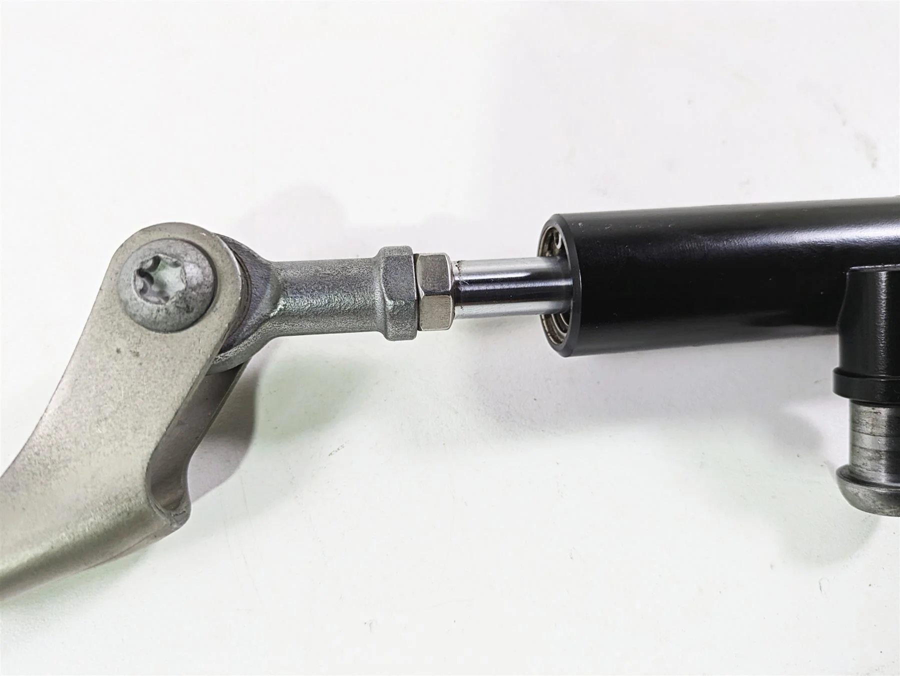 2014 BMW K1300S K40 Steering Damper Stabilizer & Mounts 31447706348 - Image 9
