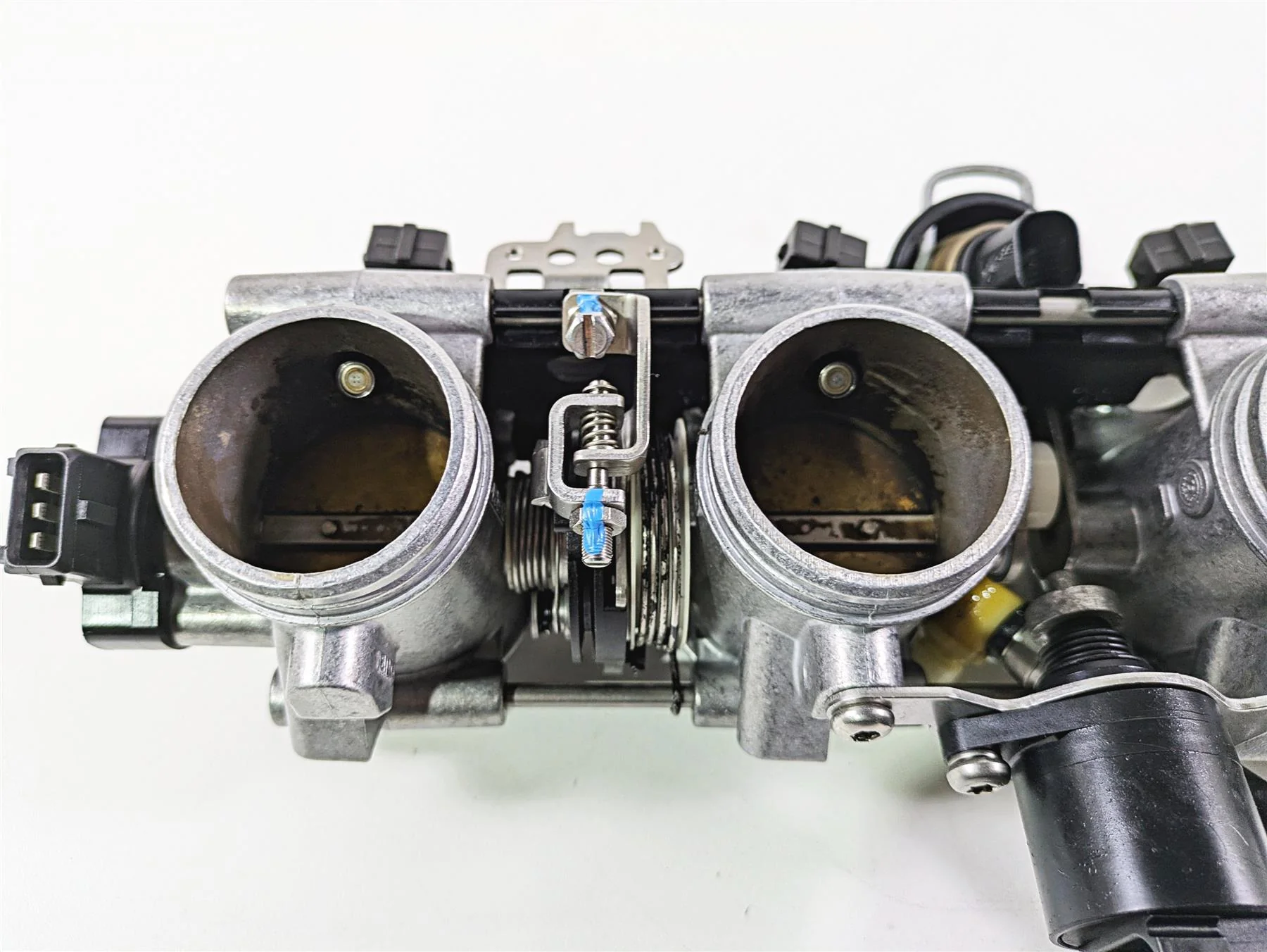 2014 BMW K1300S K40 Throttle Body Bodies Fuel Injectors Set 13547712156 - Image 7
