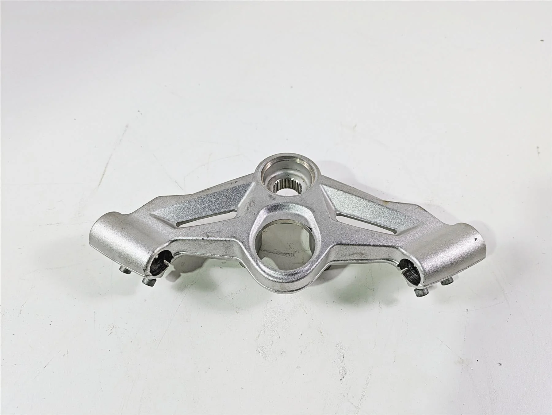 2014 BMW K1300S K40 Upper Triple Tree & Handle Bar Mount 32717707554 - Image 3
