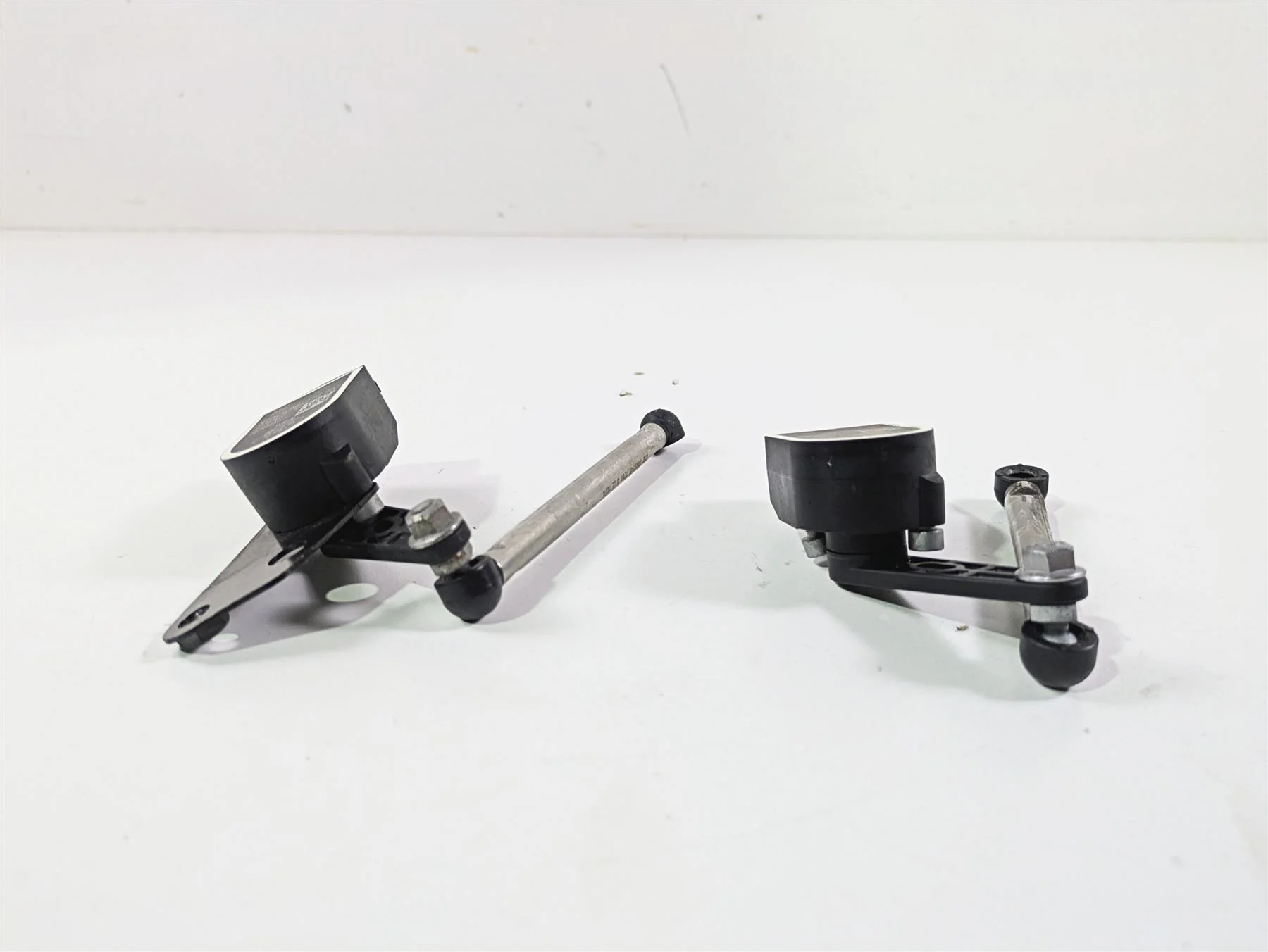 2014 BMW K1600 GTL  K48 Bike Height Level Sensor Set 37146784072 - Image 2