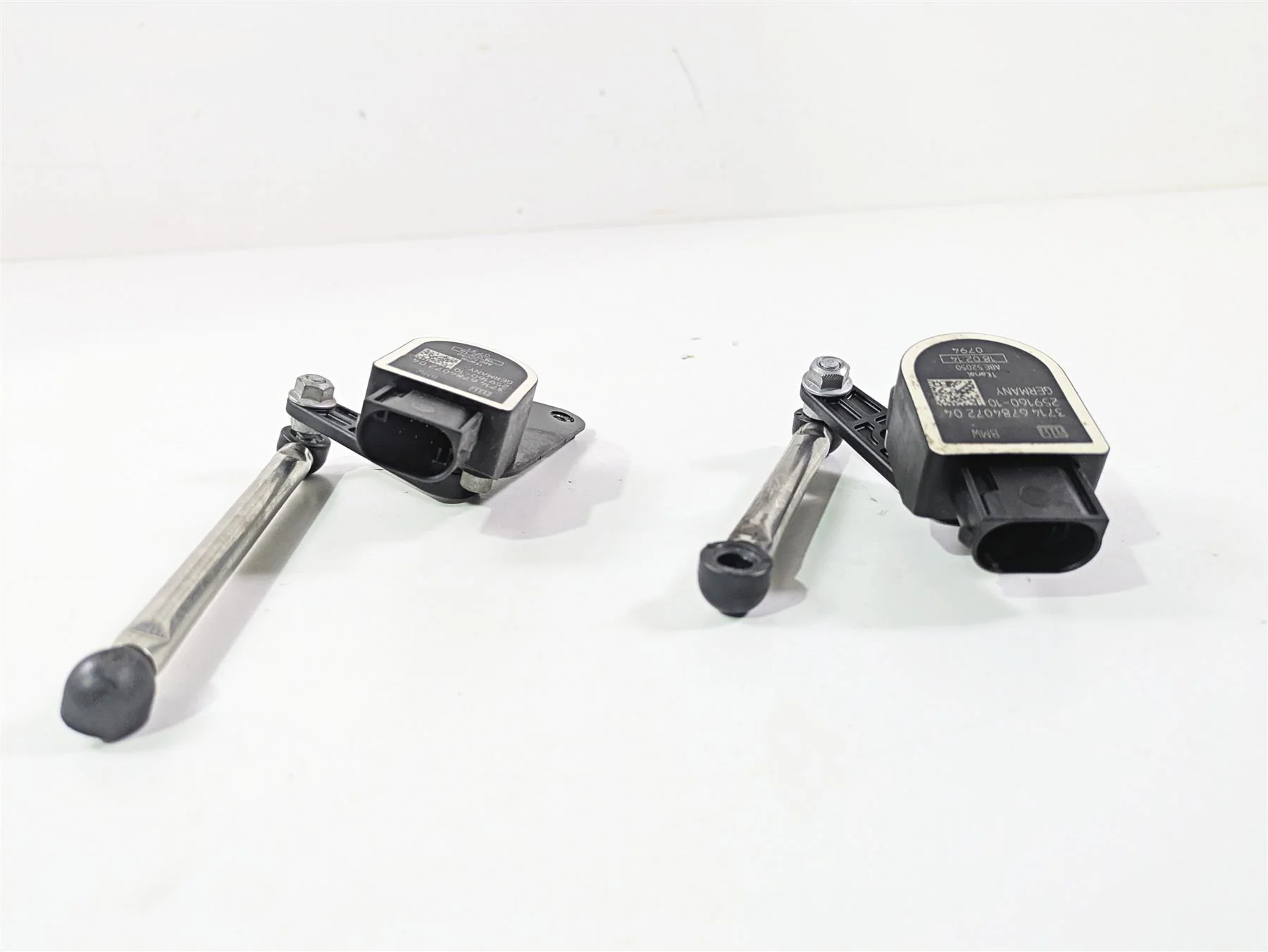 2014 BMW K1600 GTL  K48 Bike Height Level Sensor Set 37146784072 - Image 4