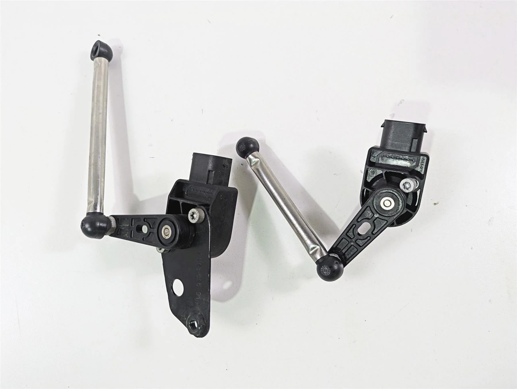 2014 BMW K1600 GTL  K48 Bike Height Level Sensor Set 37146784072 - Image 6