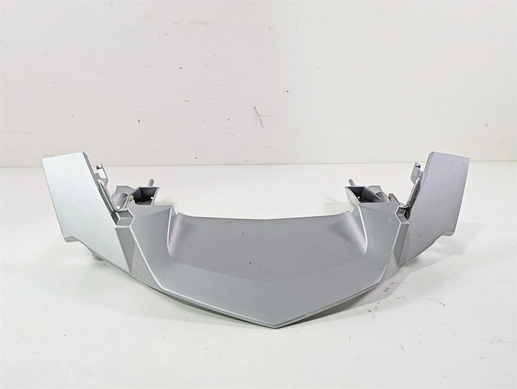 2014 BMW K1600 GTL  K48 Front Blinker Mount Fairing 46637710445 - Image 2