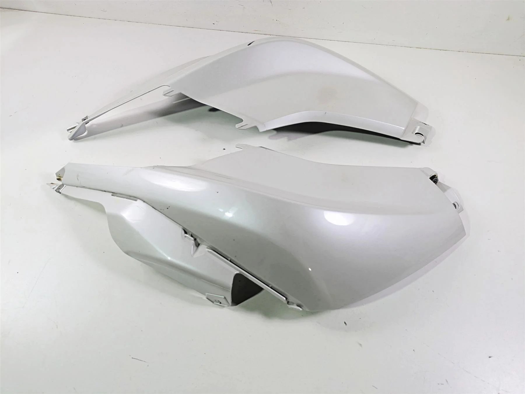 2014 BMW K1600 GTL  K48 Fuel Tank Fairing Cover Set - Read 46637710451 - Image 3