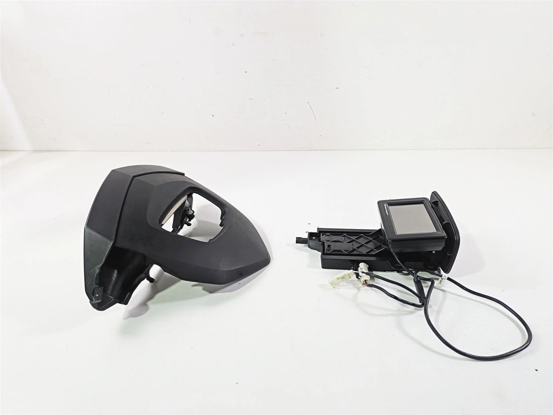 2014 BMW K1600 GTL  K48 Gps Navigator IV 4 Set + Mount & Cover 46637724088 - Image 3