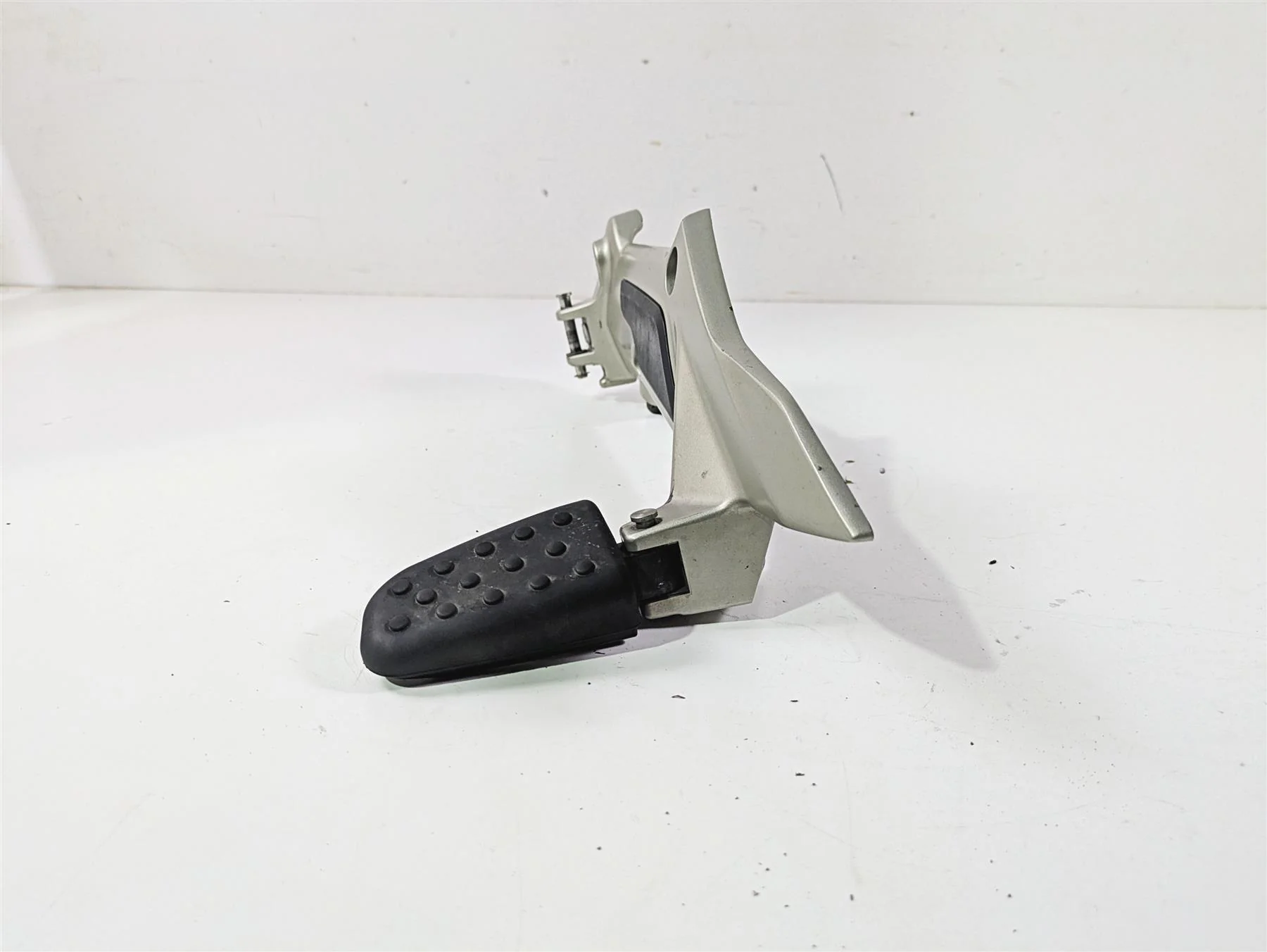 2014 BMW K1600 GTL  K48 Left Footpeg Foot Peg Mount 46717728223 46718549079 - Image 10