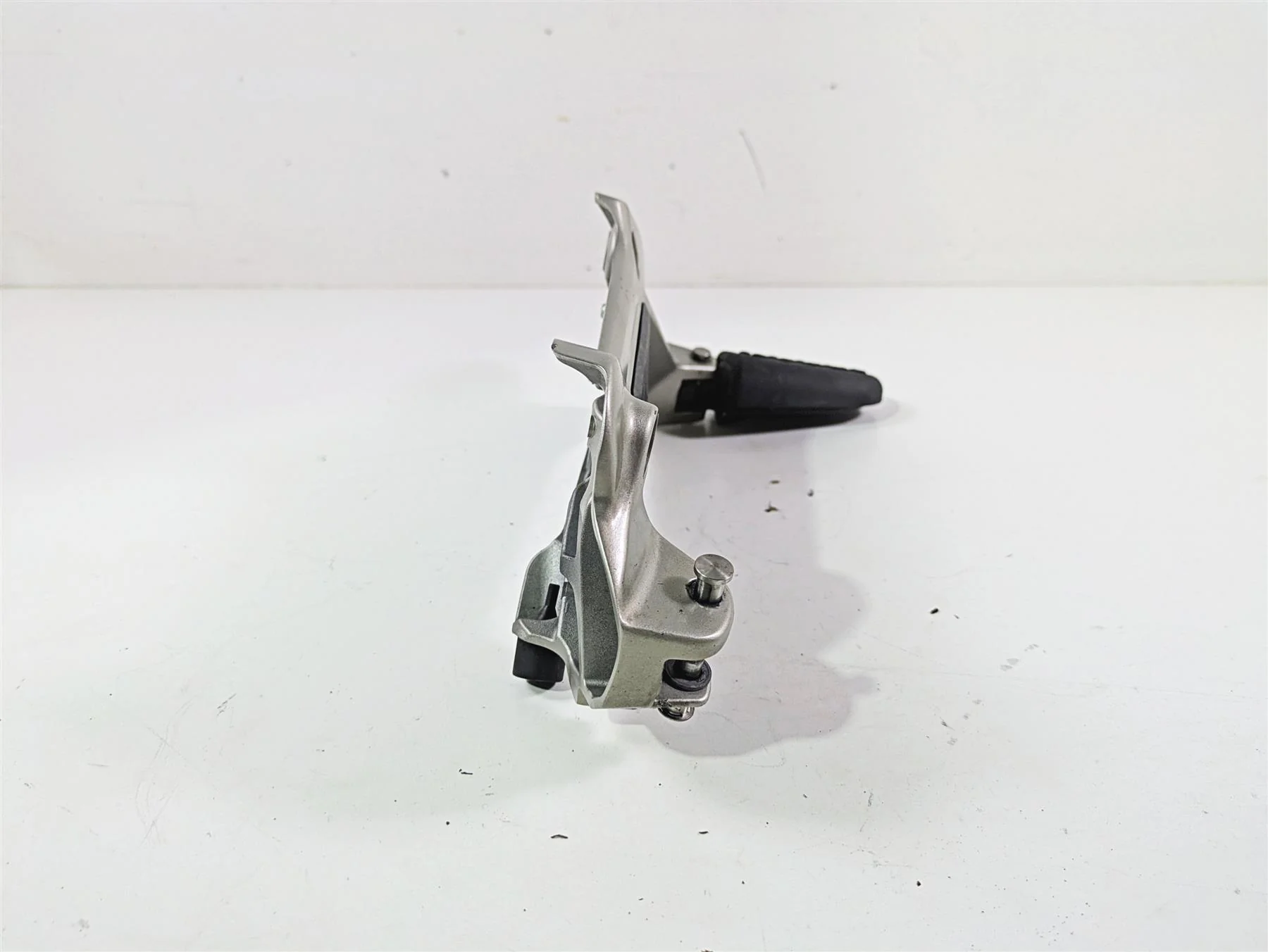 2014 BMW K1600 GTL  K48 Left Footpeg Foot Peg Mount 46717728223 46718549079 - Image 12