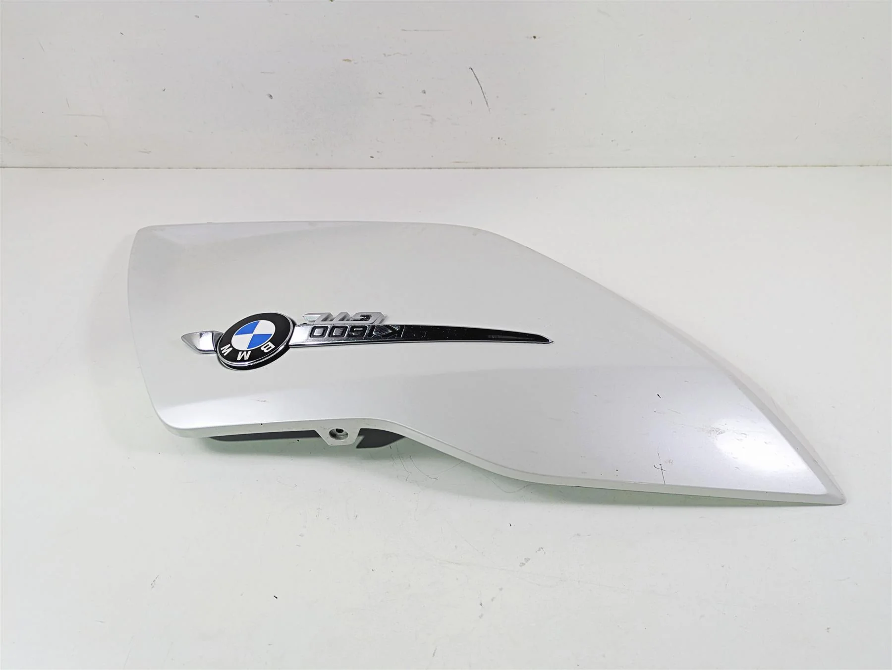 2014 BMW K1600 GTL  K48 Left Main Side Cover Fairing Emblem - Read 46637710431 - Image 5