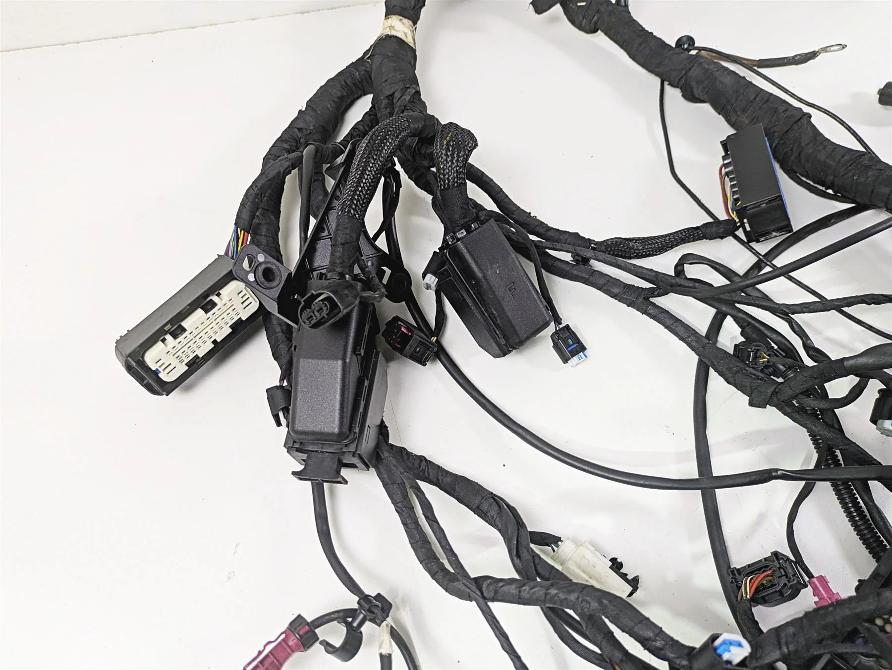 2014 BMW K1600 GTL  K48 Main & Engine Wiring Harness 61118549680 12517724395 - Image 3