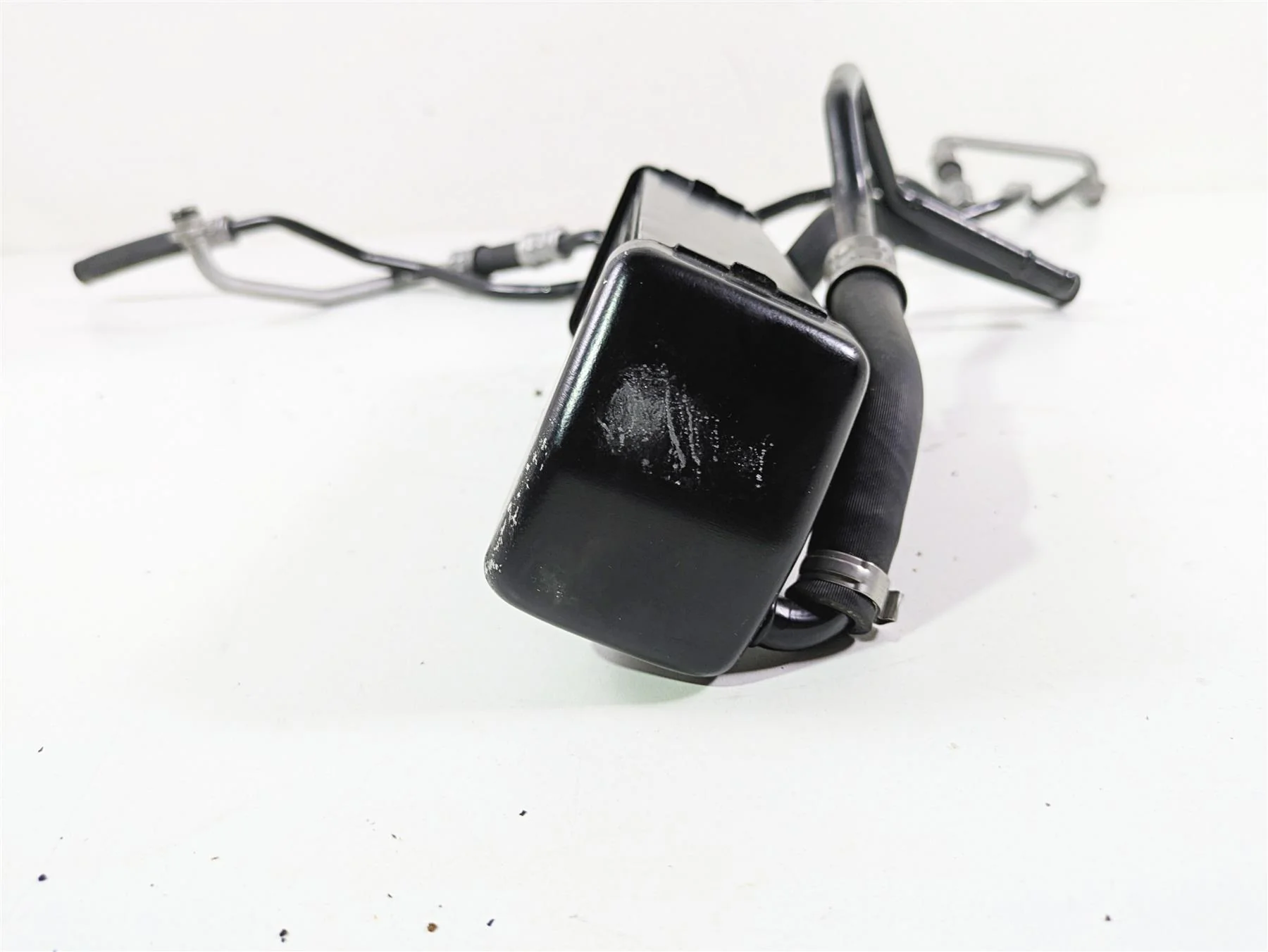 2014 BMW K1600 GTL  K48 Oil Cooler + Lines & Cover Set 17217723495 - Image 2