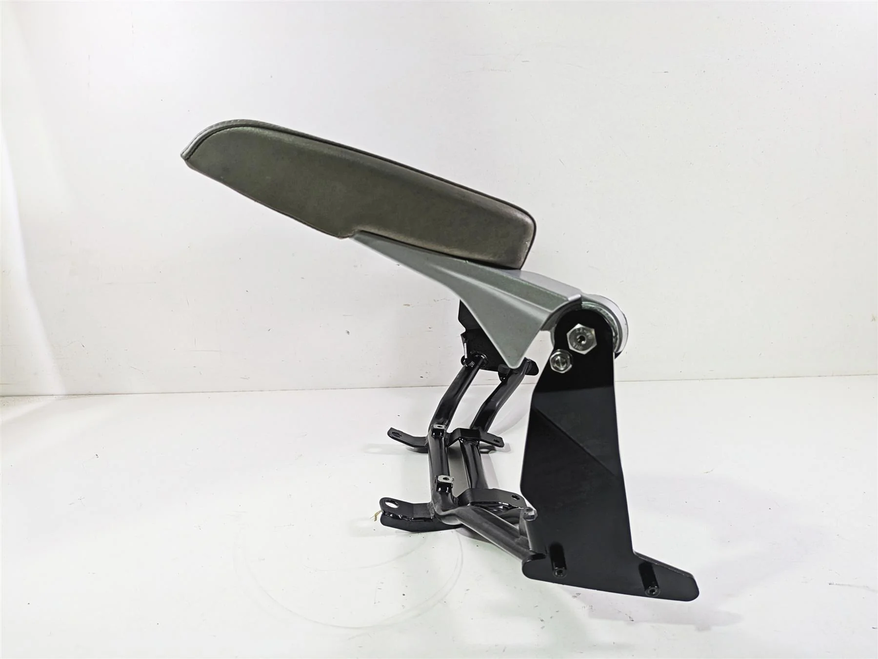 2014 BMW K1600 GTL  K48 Rear Passenger Arm Rest - Read  77258524692 77258529024 - Image 4