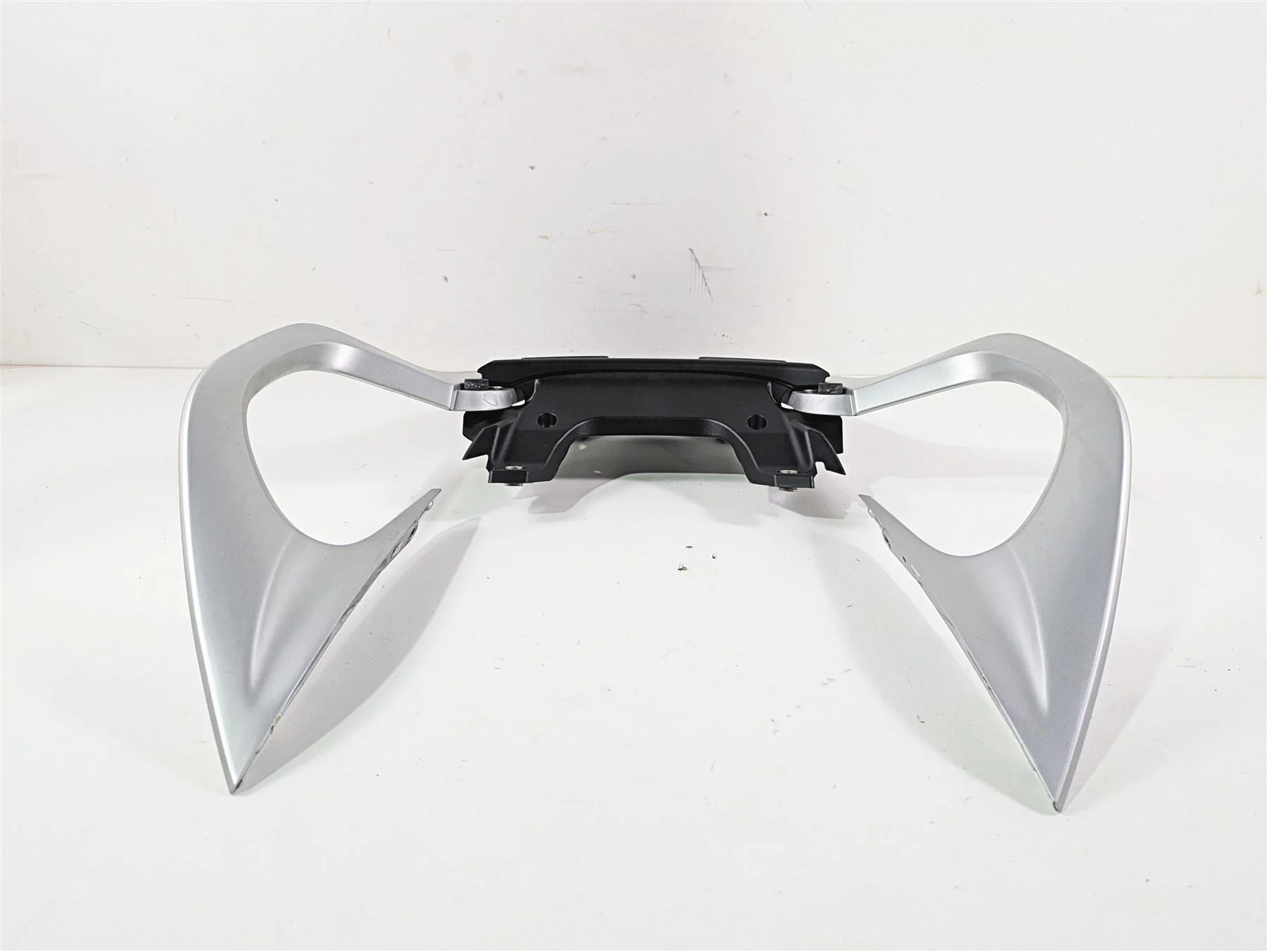2014 BMW K1600 GTL  K48 Rear Passenger Handle Grab Bar 46548540953 46548540954 - Image 3