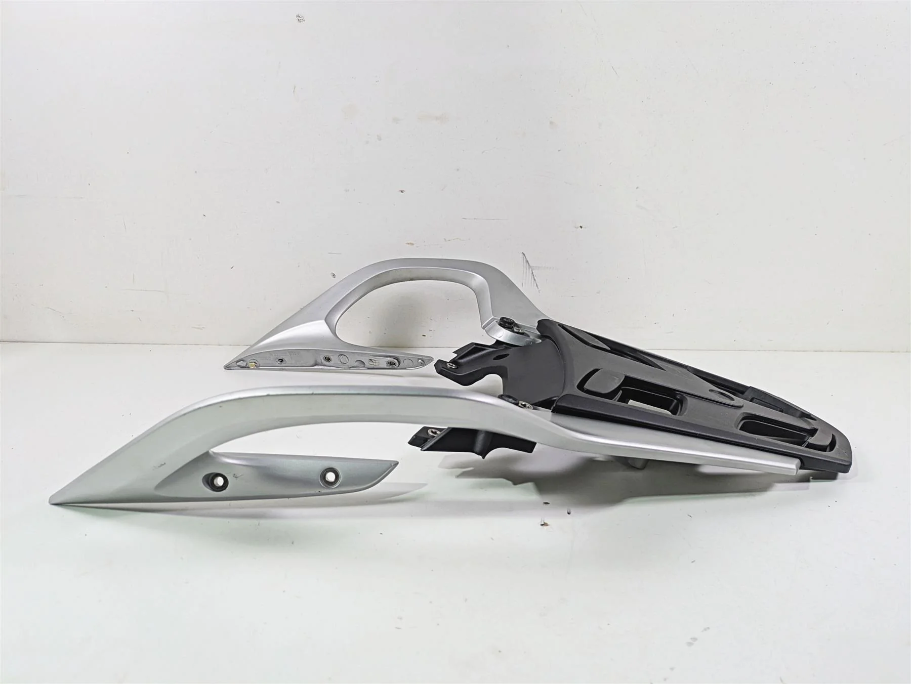 2014 BMW K1600 GTL  K48 Rear Passenger Handle Grab Bar 46548540953 46548540954 - Image 4