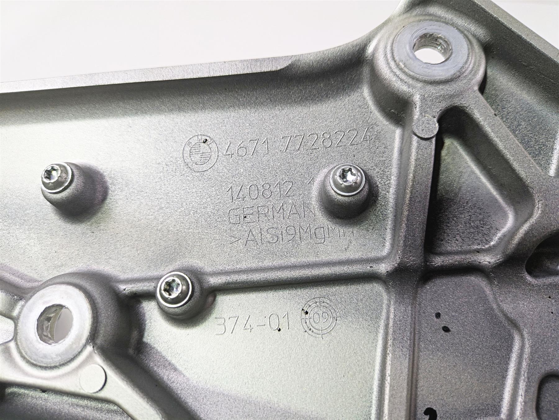 2014 BMW K1600 GTL  K48 Right Footpeg Peg Mount Set 46718549080 46717728224 - Image 4