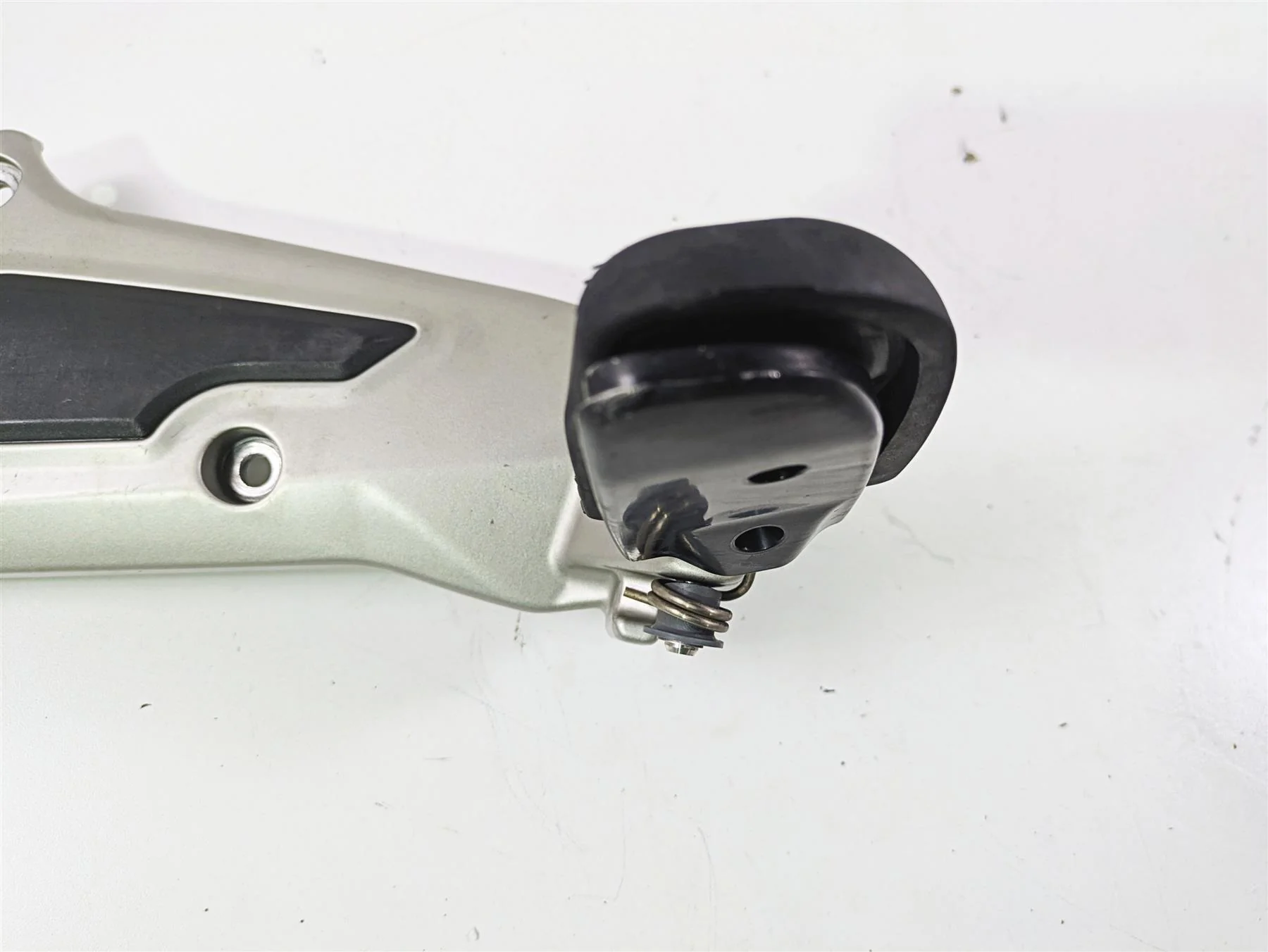 2014 BMW K1600 GTL  K48 Right Footpeg Peg Mount Set 46718549080 46717728224 - Image 9