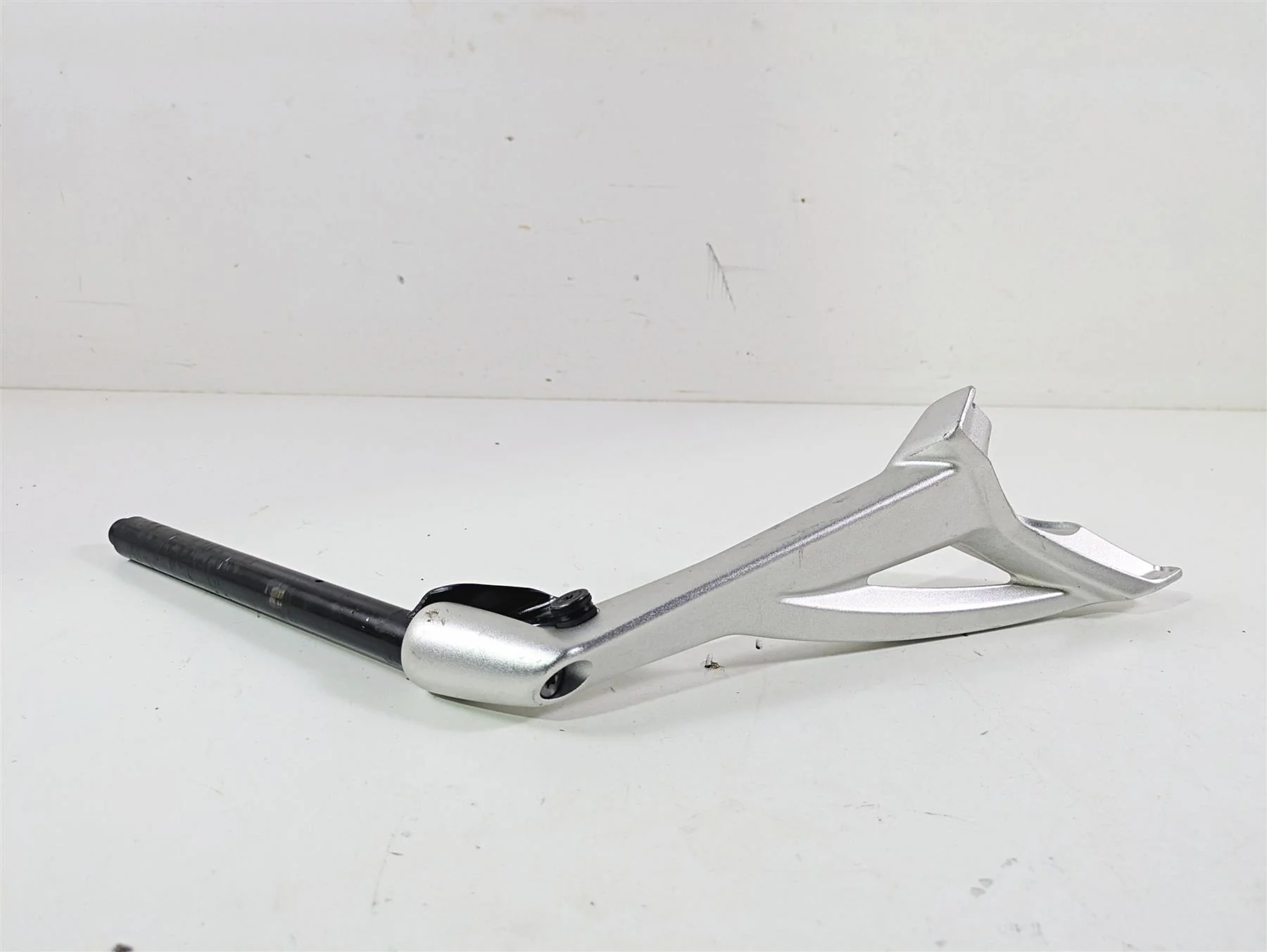 2014 BMW K1600 GTL  K48 Right Handlebar Handle Bar Steering 32717728286 - Image 4