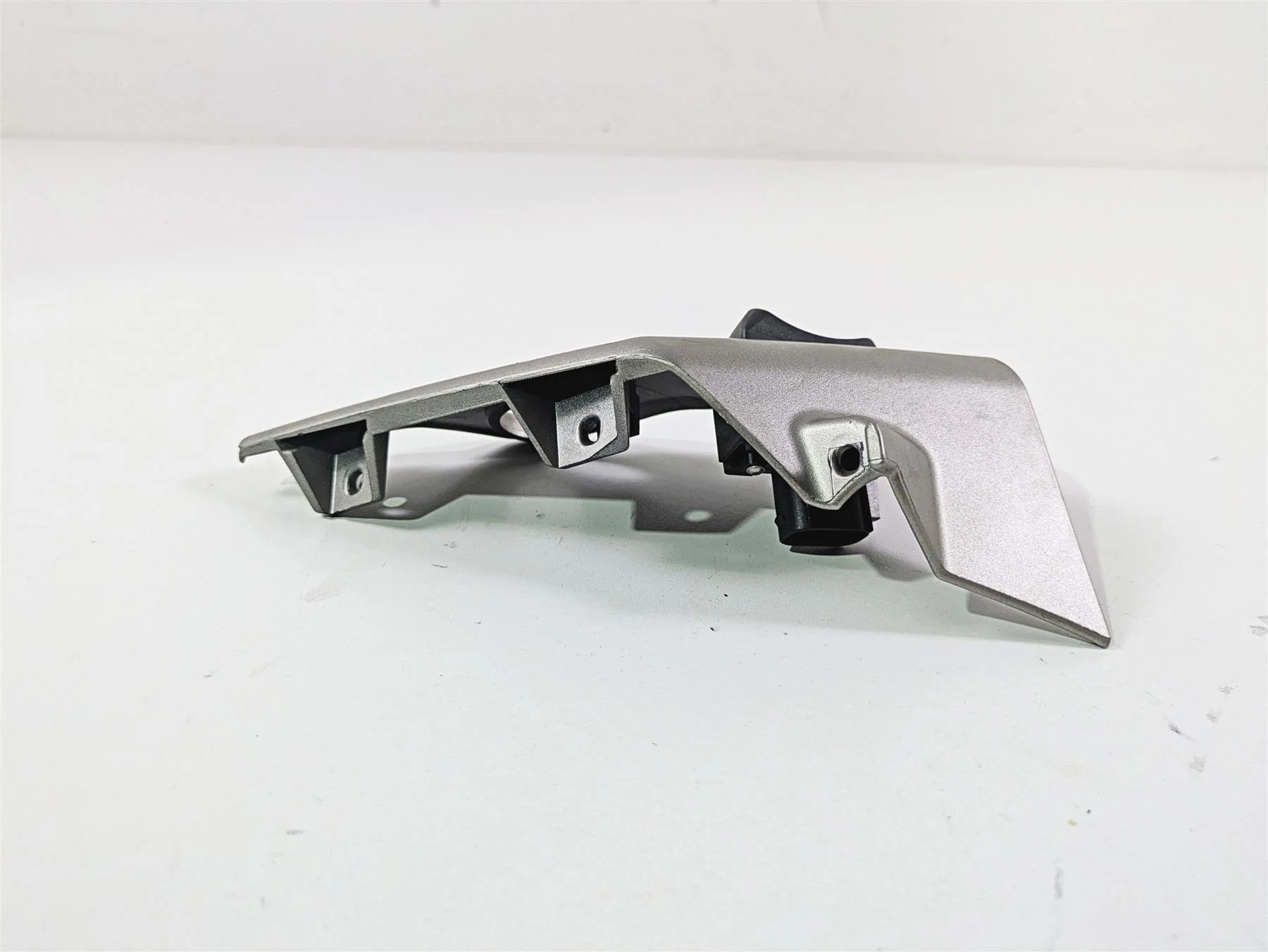 2014 BMW K1600 GTL  K48 Seat Heating Switch + Cover 61318522478 52537728243 - Image 4