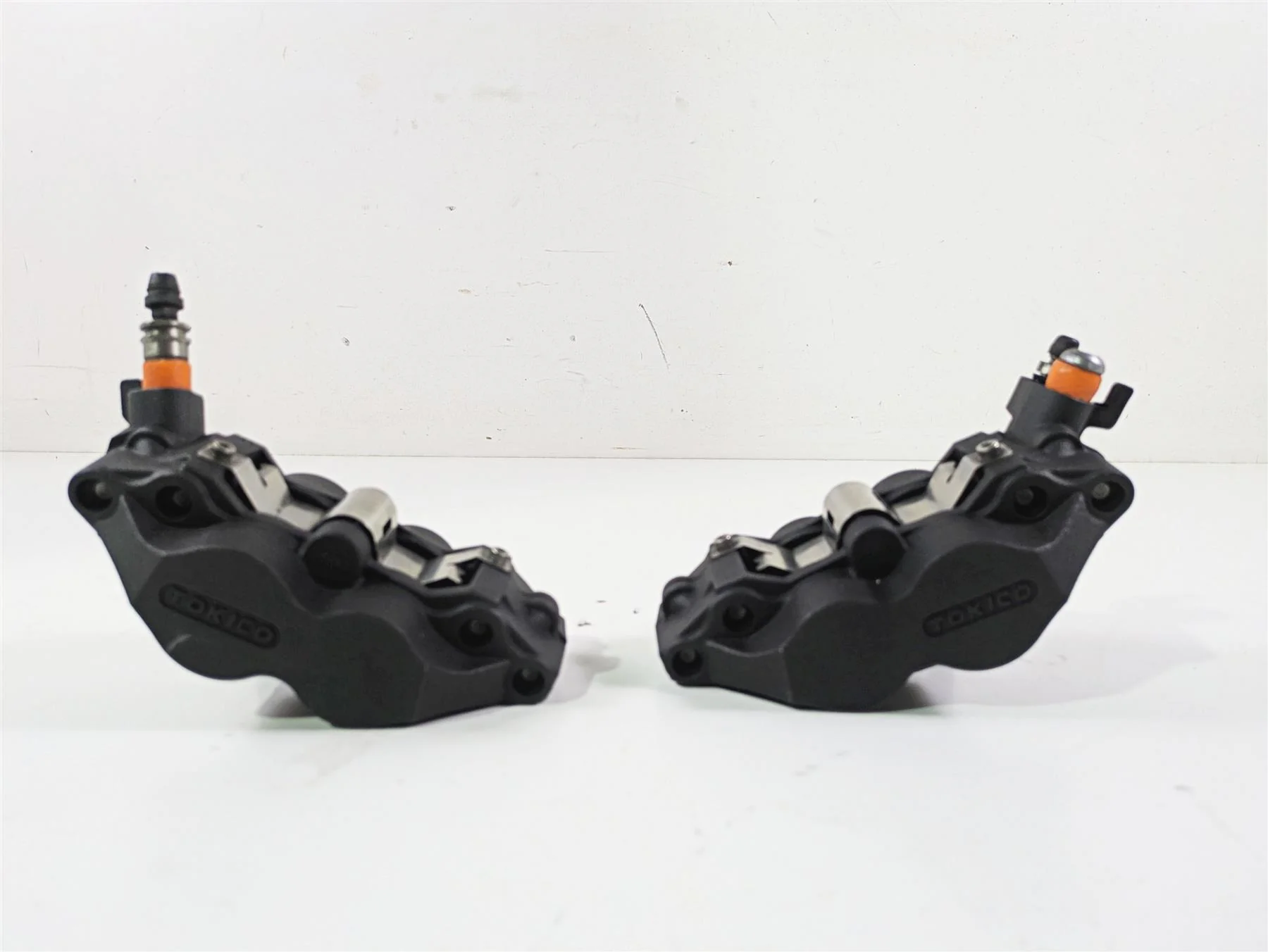 2014 BMW K1600 GTL K48 Tokico Front Brake Caliper Set 34117726766 34117728943 - Image 3