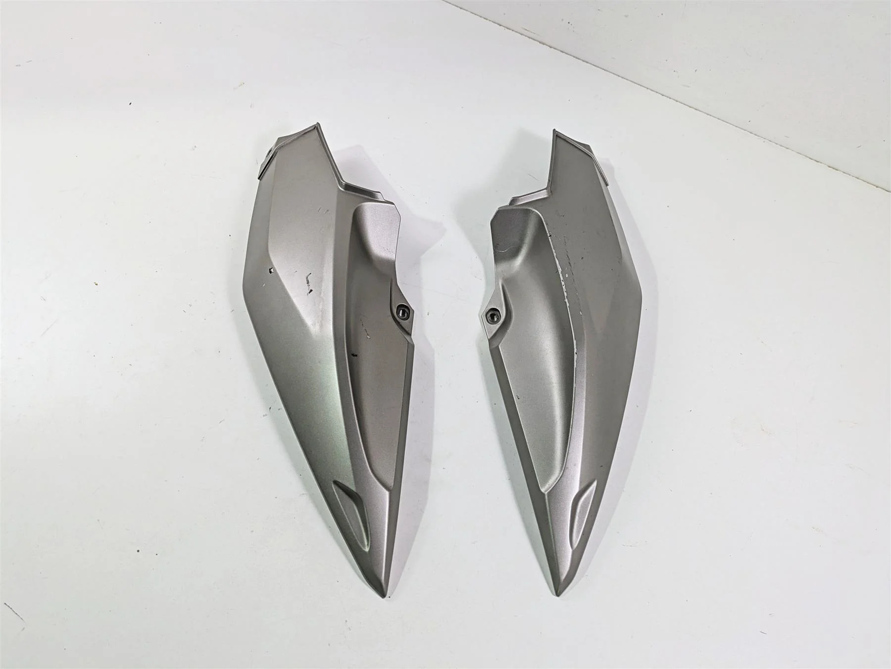2014 BMW K1600 GTL  K48 Upper Tank Side Cover Fairing Set 46637710454 - Image 12