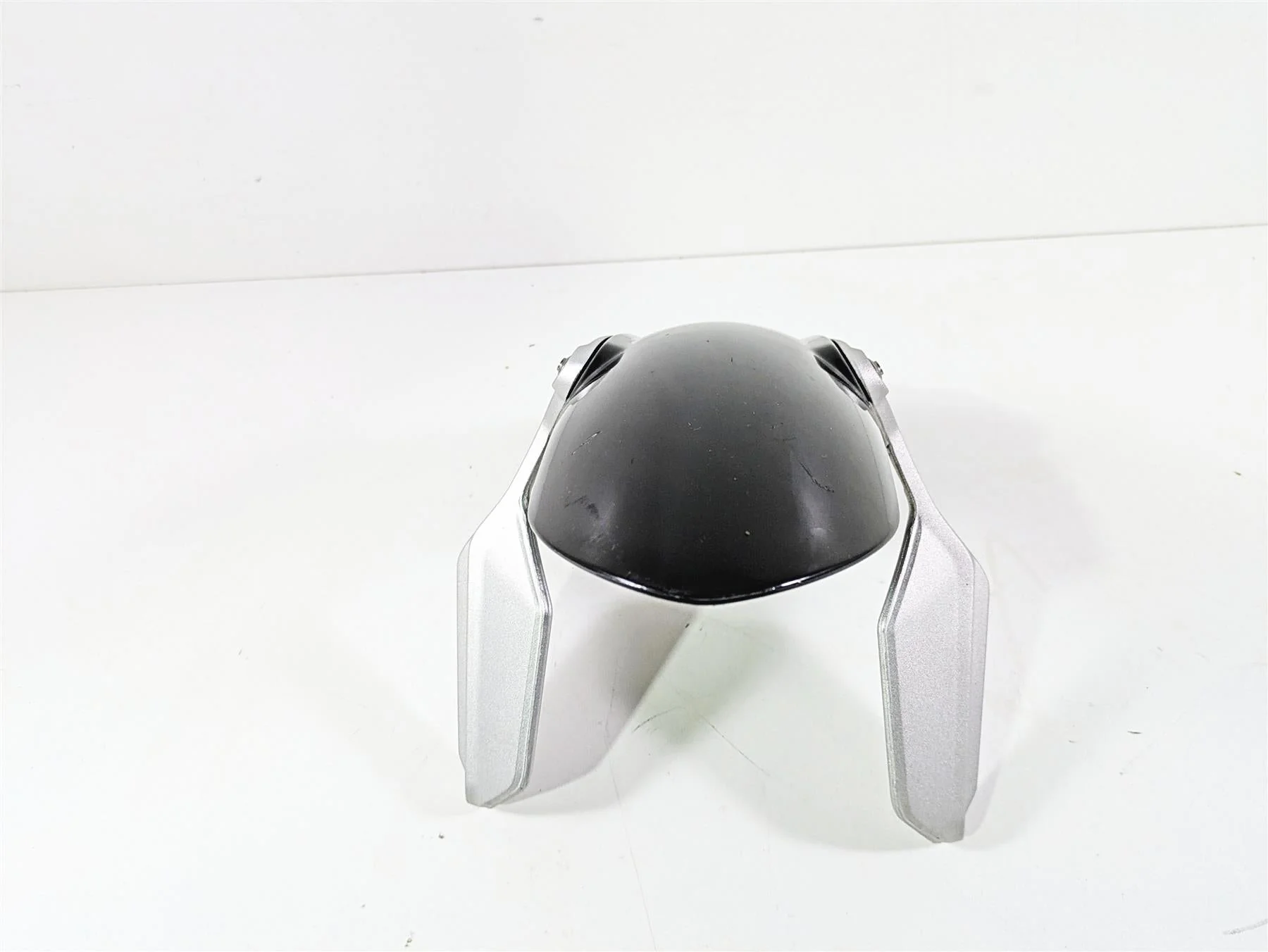 2014 BMW R nine T R9T K21 Front Fender Black & Side Mounts 46618528968 - Image 3