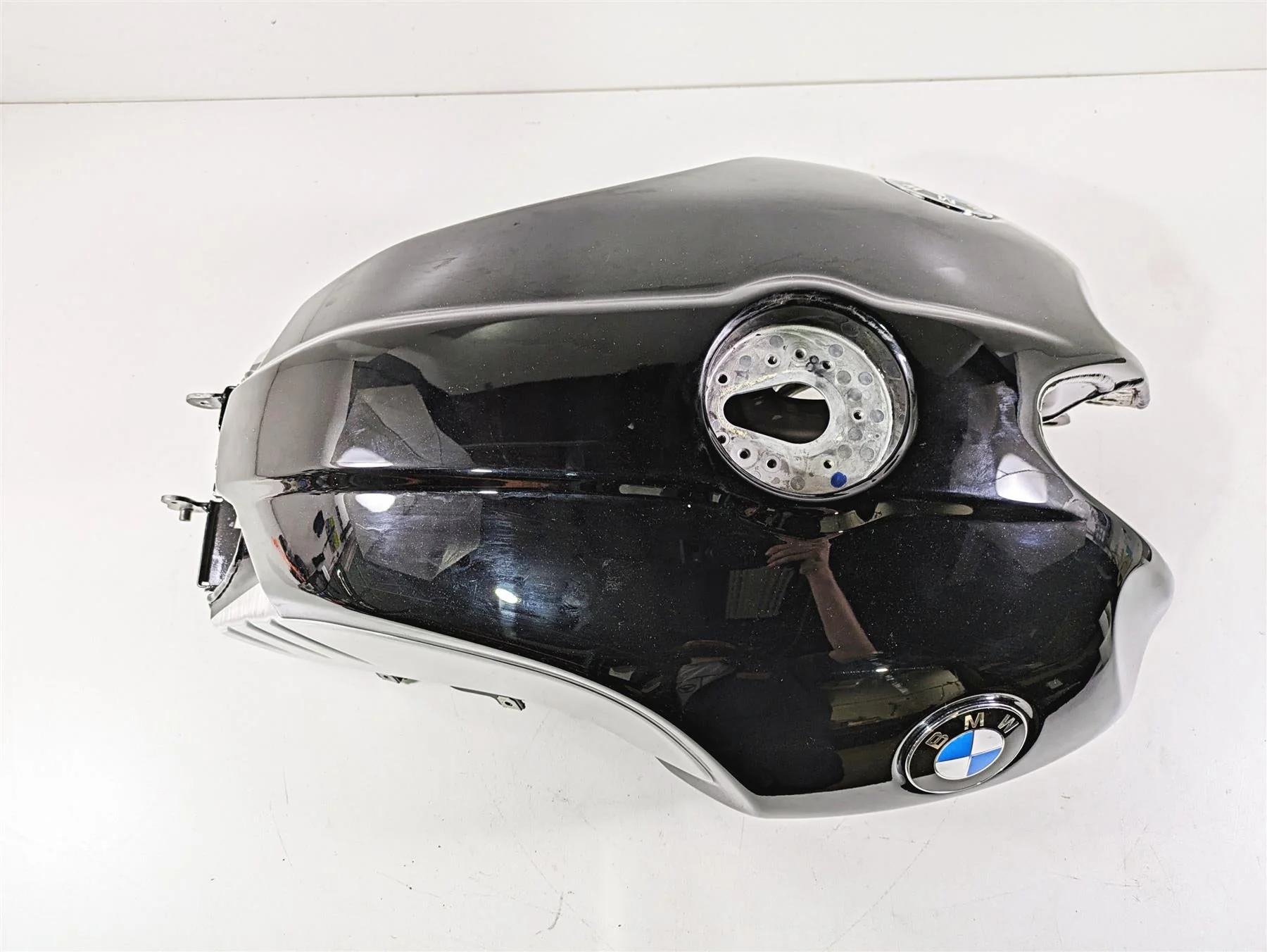 2014 BMW R nine T R9T K21 Great Fuel Gas Petrol Tank -No Dents 16118522862 - Image 6