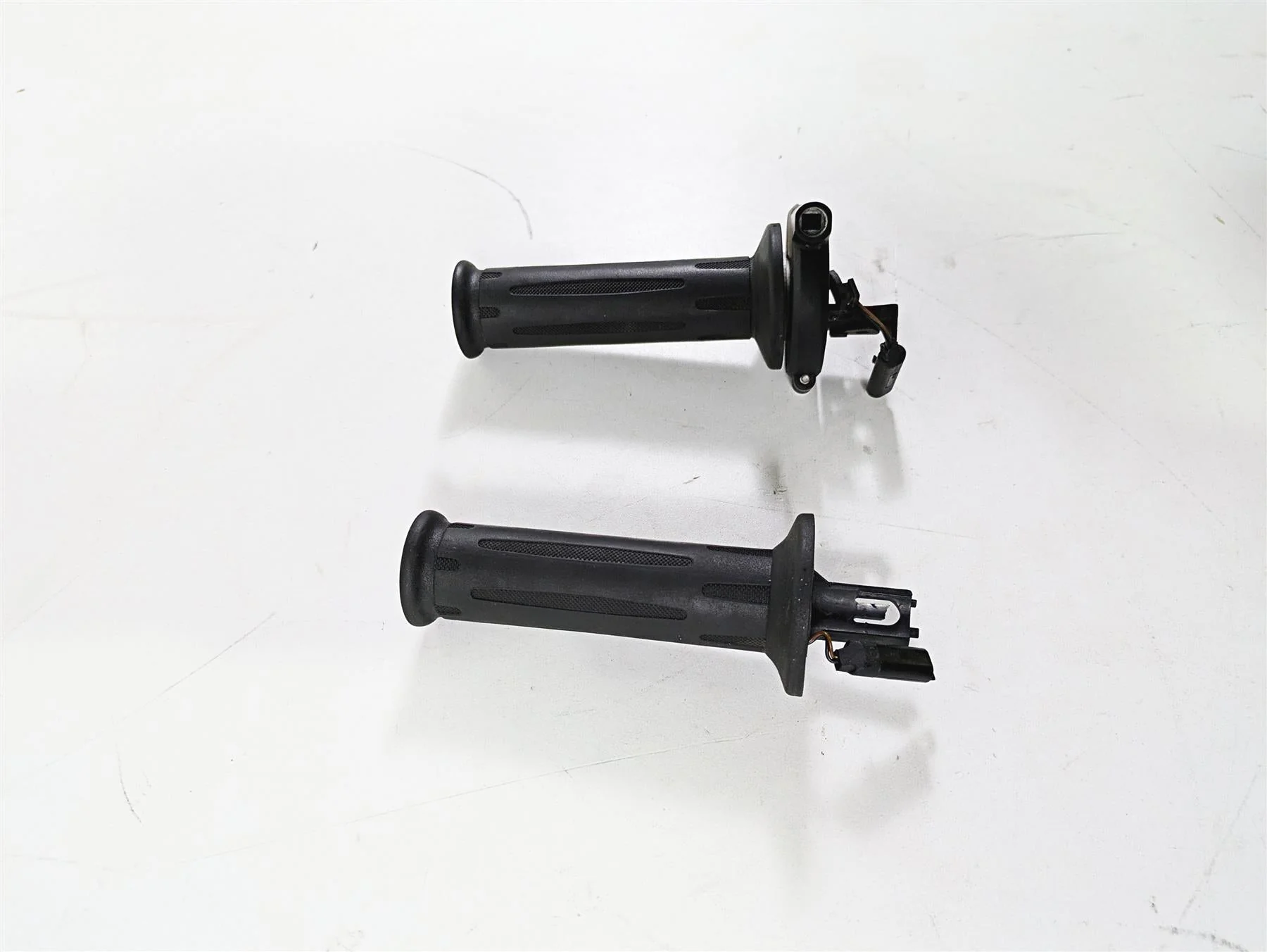 2014 BMW R nine T R9T K21 Left Right Heated Hand Grips 61317721851 61317714238
