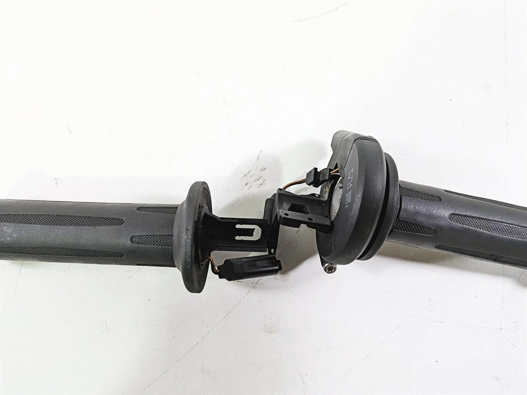2014 BMW R nine T R9T K21 Left Right Heated Hand Grips 61317721851 61317714238 - Image 10